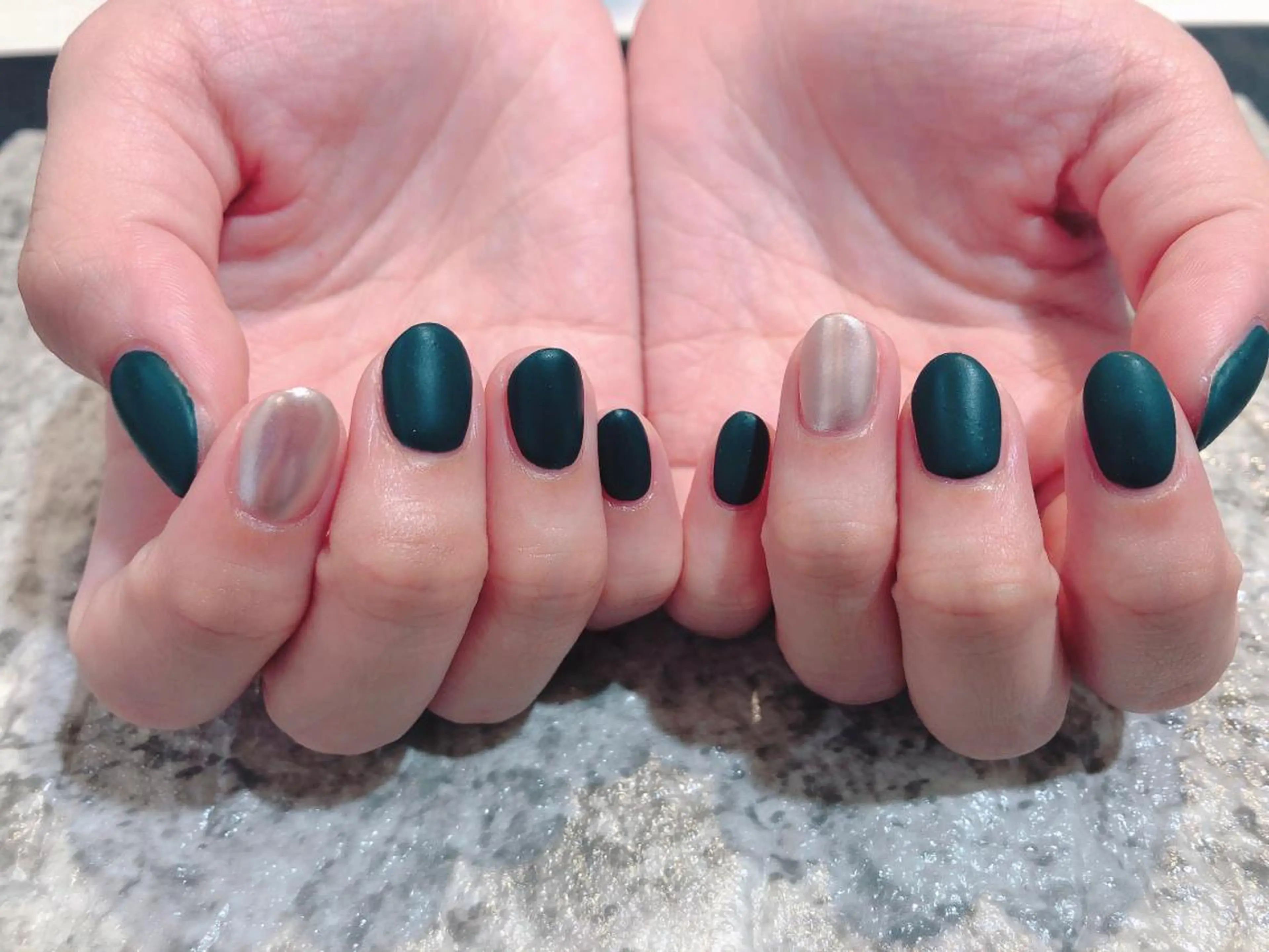 ネイル マットネイル ミラーネイル ハンドネイル 鈴木 優菜のネイルデザイン