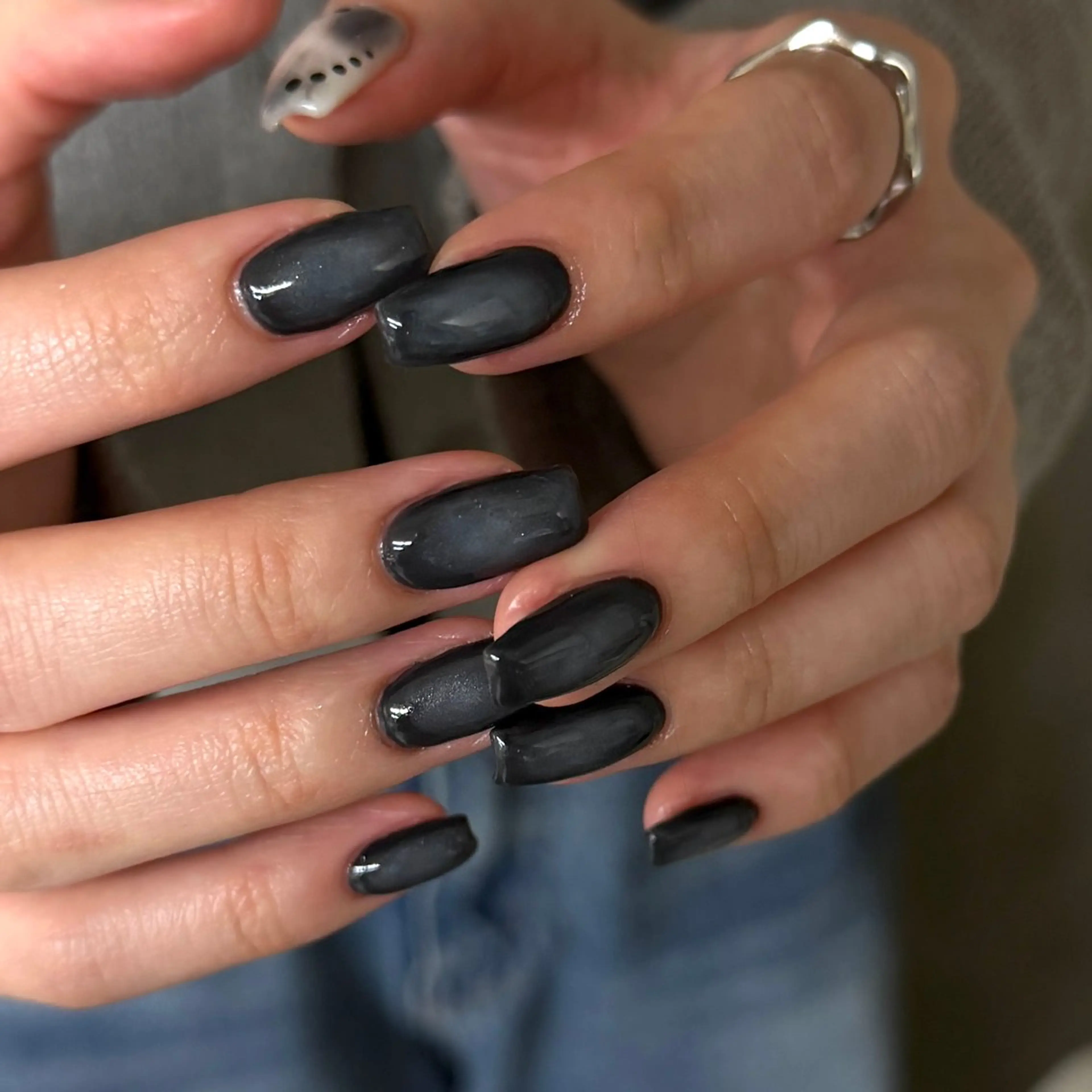 ネイル チークネイル 韓国ネイル ハンドネイル nailstudio eviz新宿店のネイルデザイン