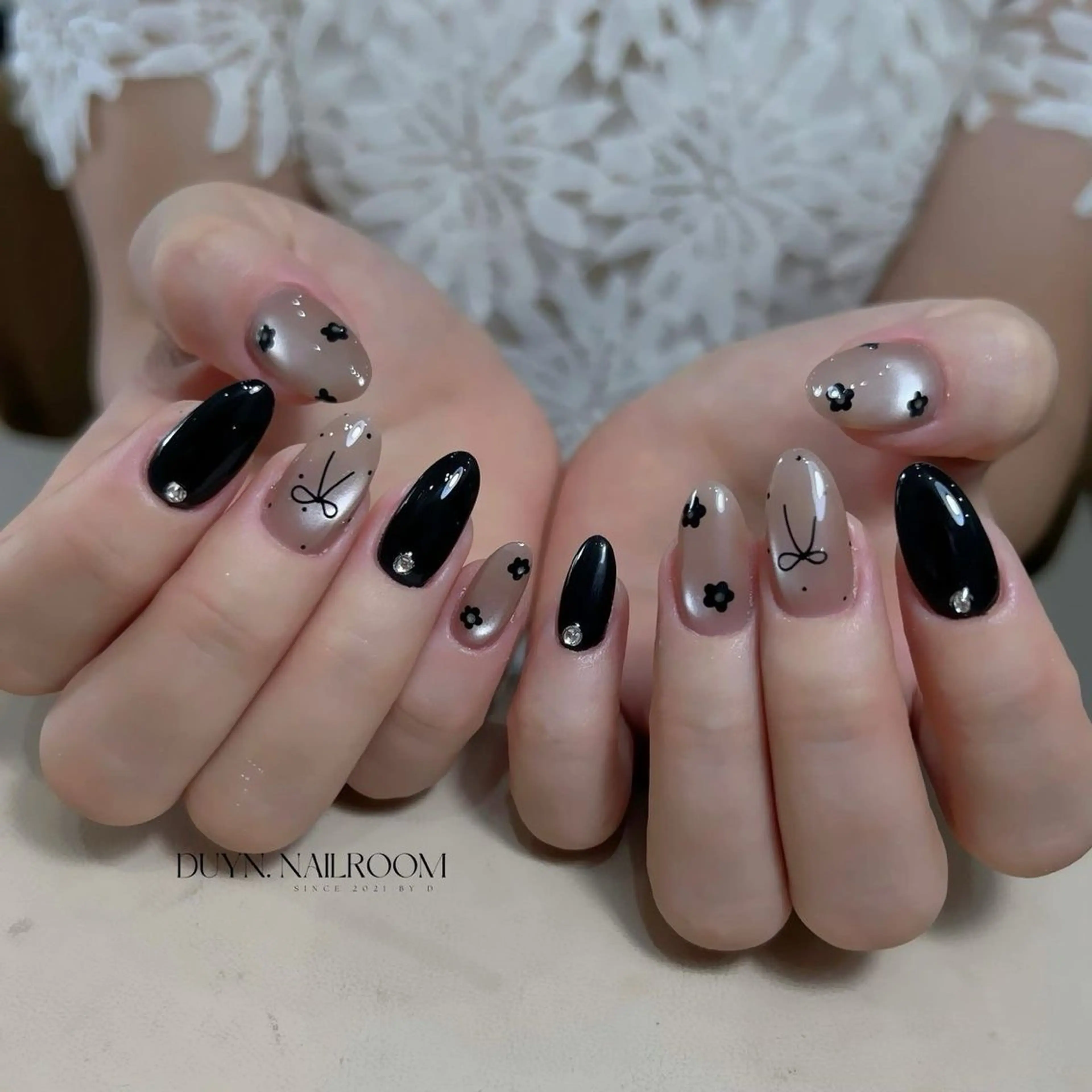 ネイル アートネイル ジェルネイル キラキラネイル マグネットネイル シンプルネイル Hina KawaiiNailのネイルデザイン