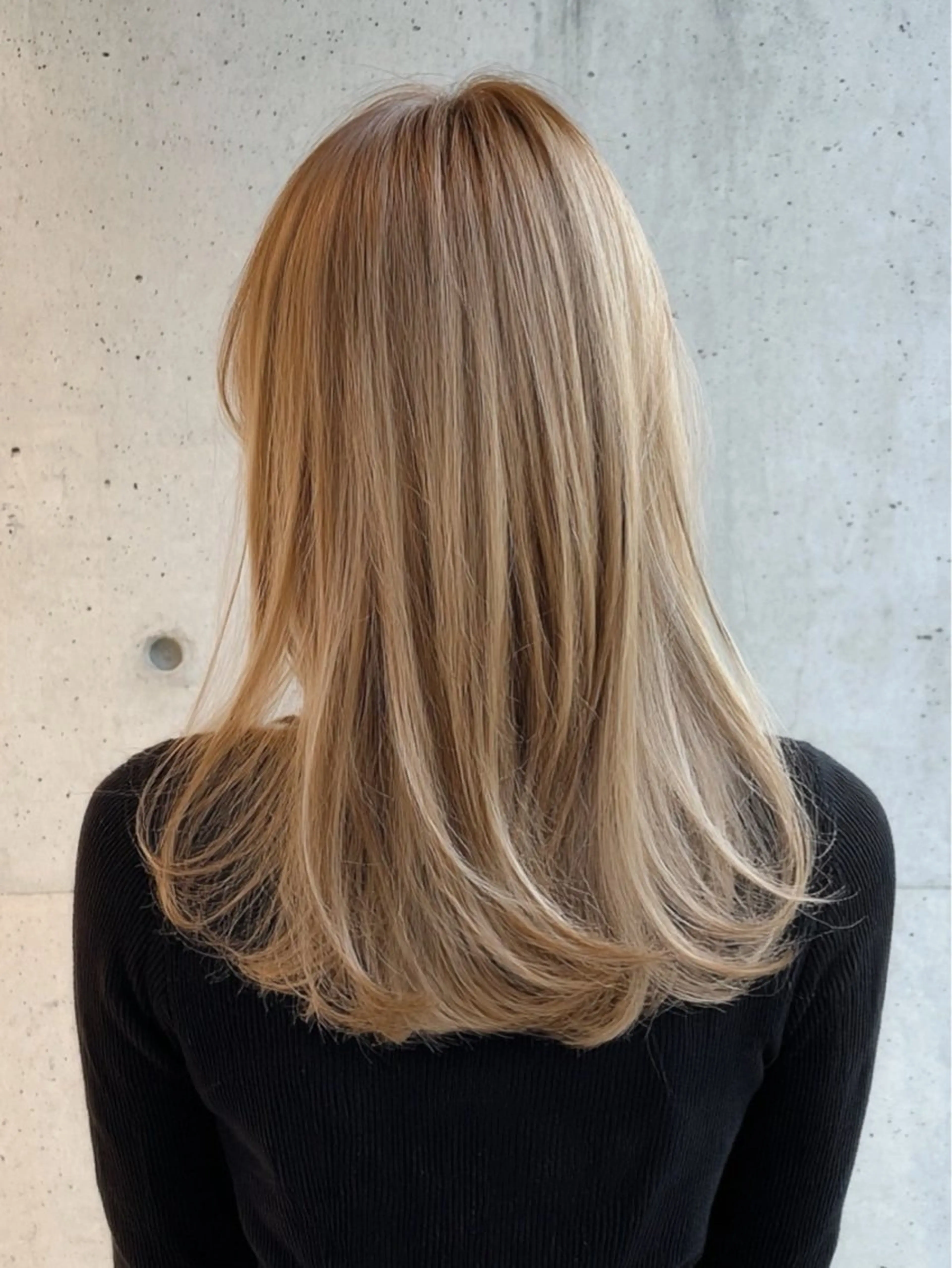 セミロング カラー ✨ハイトーン✨ ANJIのヘアスタイル