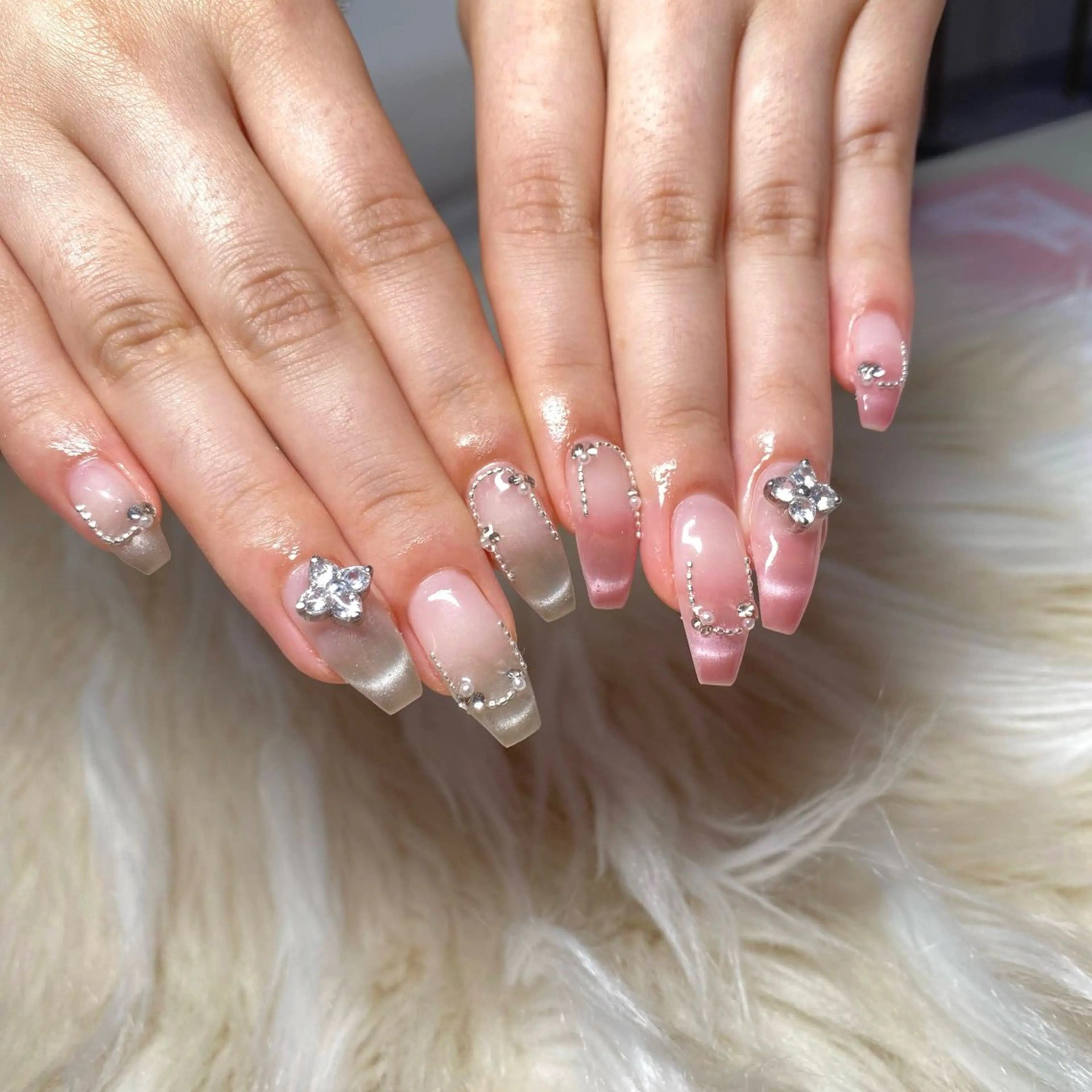 ネイル 長さ出し フレンチネイル ジェルネイル グラデーション 韓国ネイル ハンドネイル Nail&eye Belire 新宿のネイルデザイン