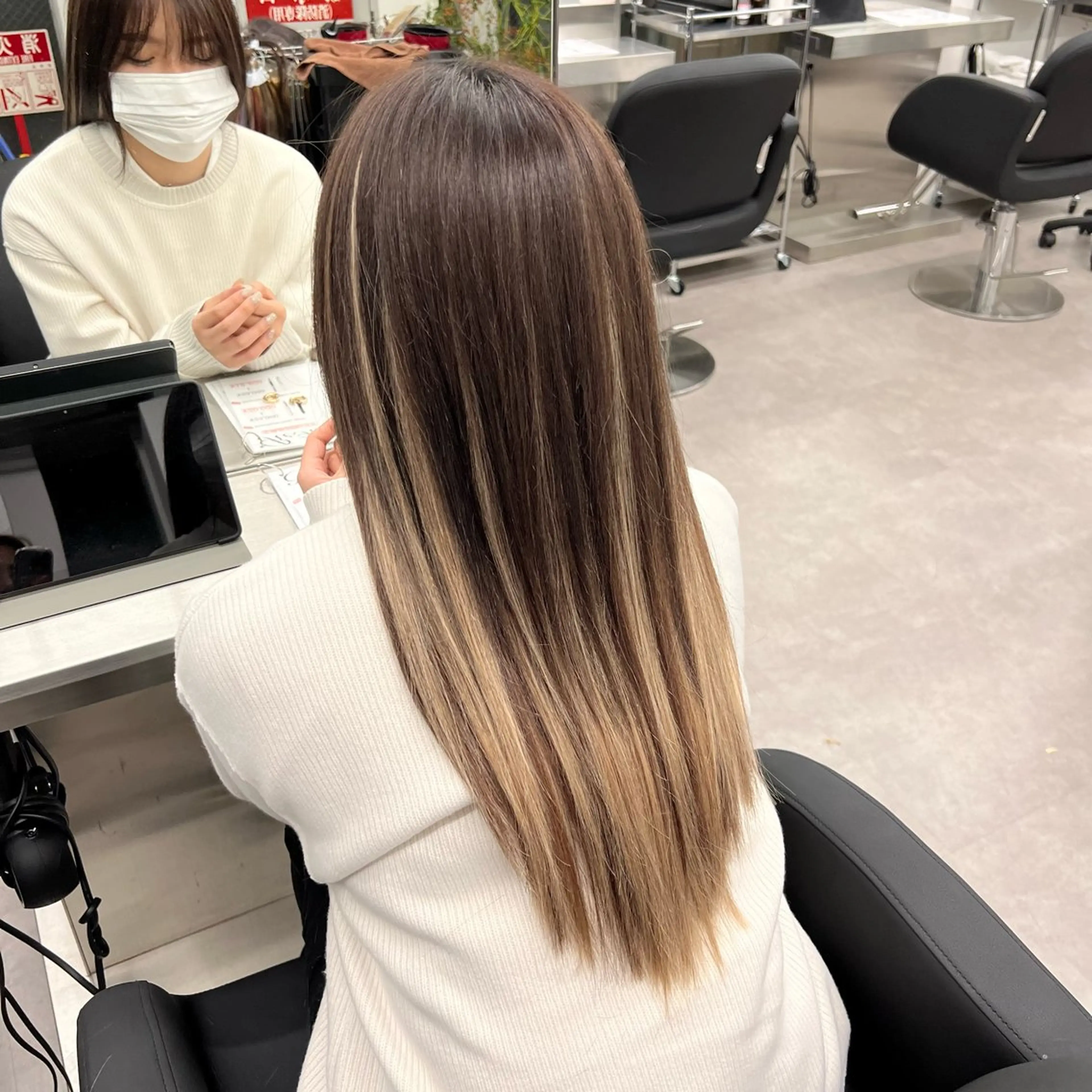 🩷メンテナンスカット+Oggiトリートメント+高級人毛100%シールエクステ40本🩷の写真