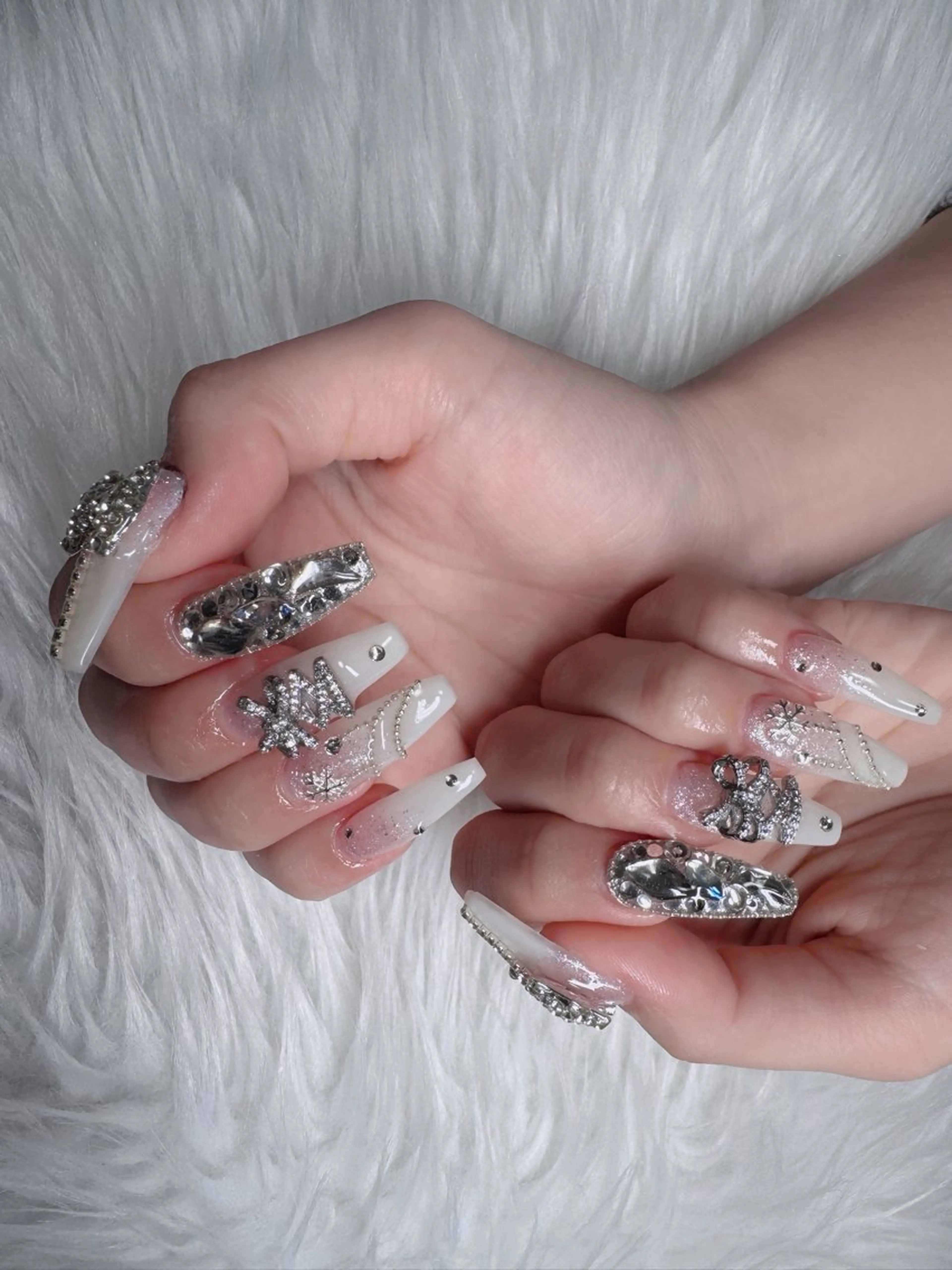 ネイル フレンチネイル ジェルネイル ガラスフレンチ ハロウィン ハート ハンドネイル H.baby Nail Salonのネイルデザイン