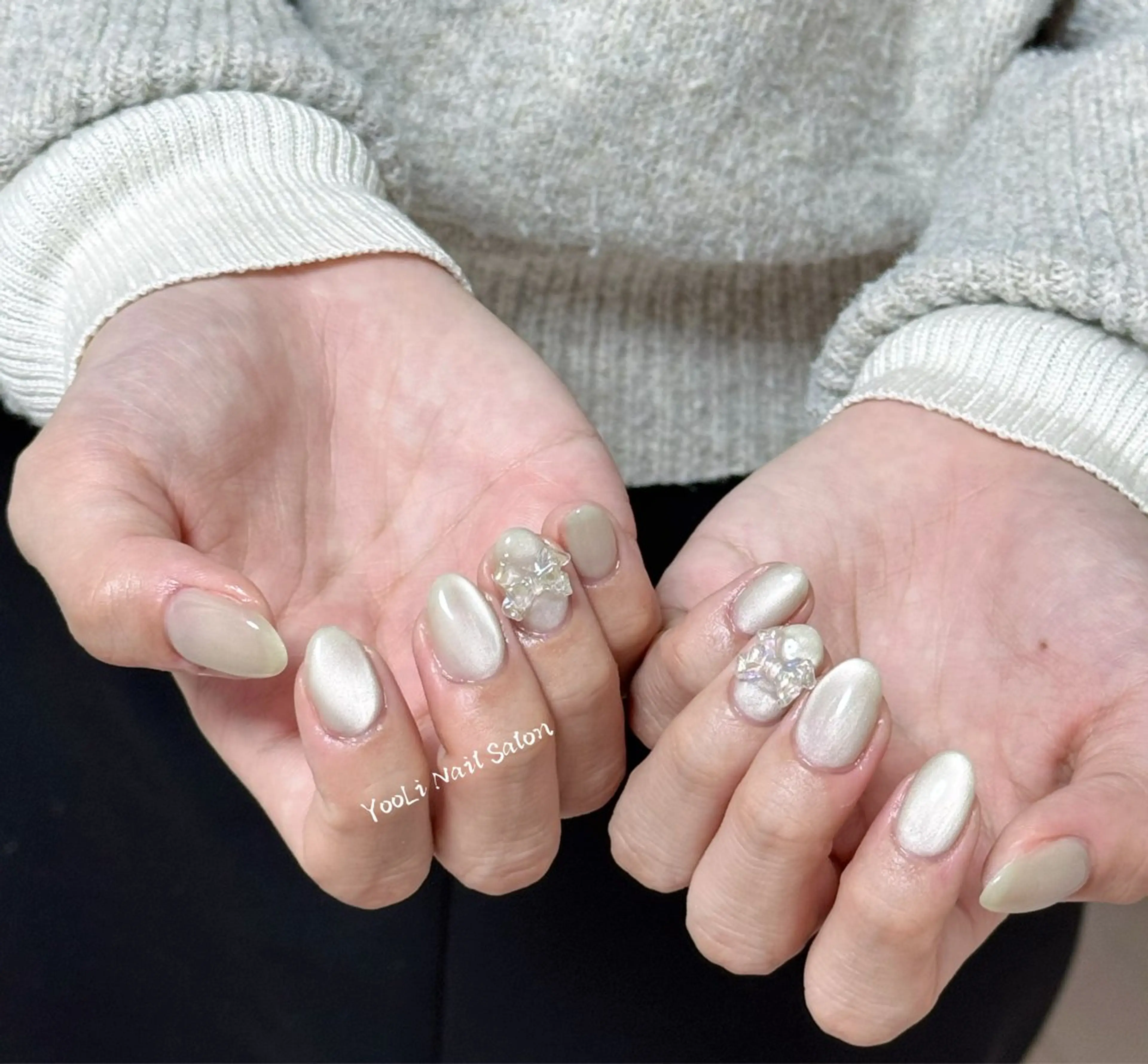 ネイル フレンチネイル グラデーション キラキラネイル 韓国ネイル マグネットネイル ハンドネイル 🎀🎀YooLi Nail Salonのネイルデザイン