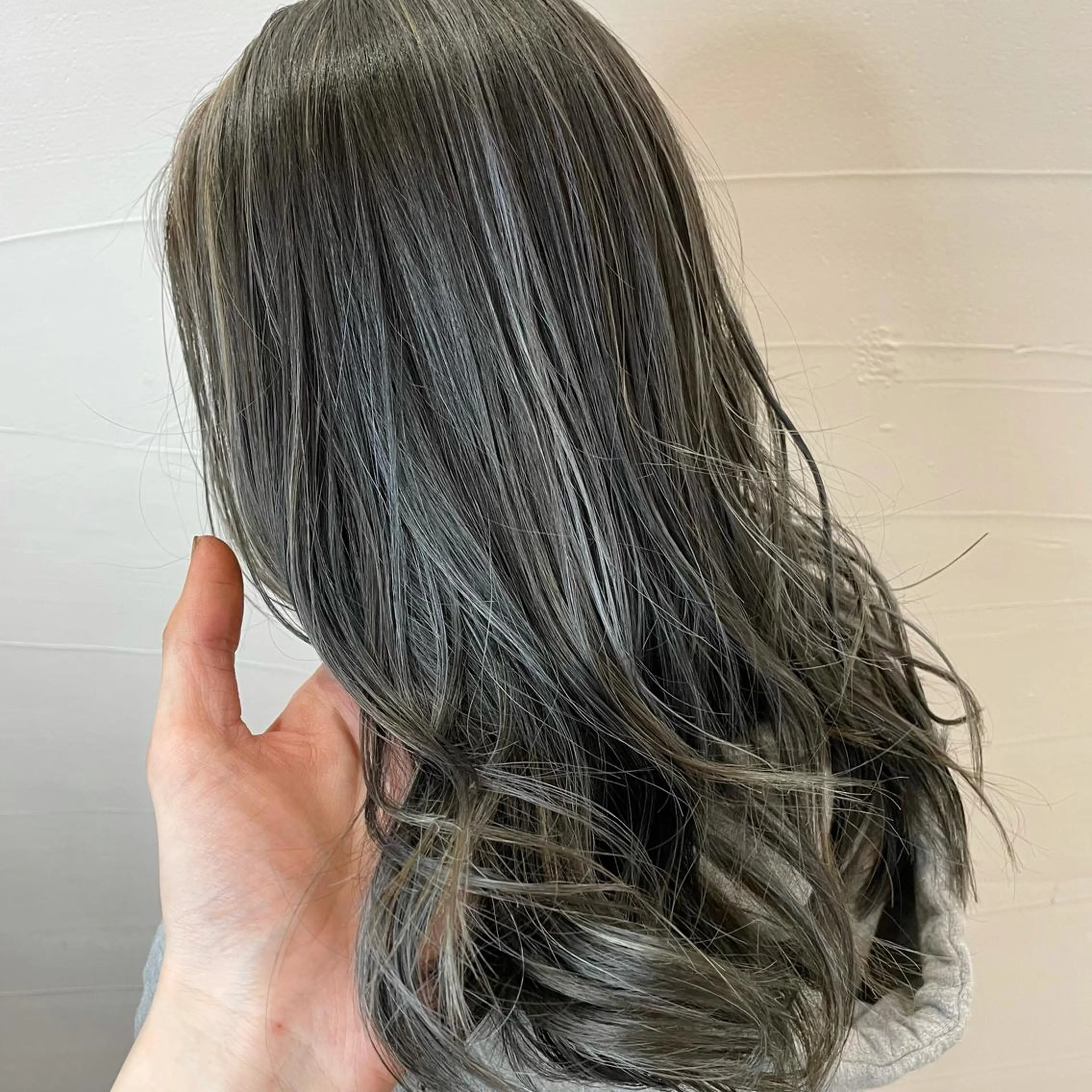 セミロング カラー アディクシーカラー バレイヤージュ ブリーチ ケアブリーチ 透明感カラー カット ヘアカラー 水戸/ブリーチカラー ♠️♠️會澤遼真のヘアスタイル
