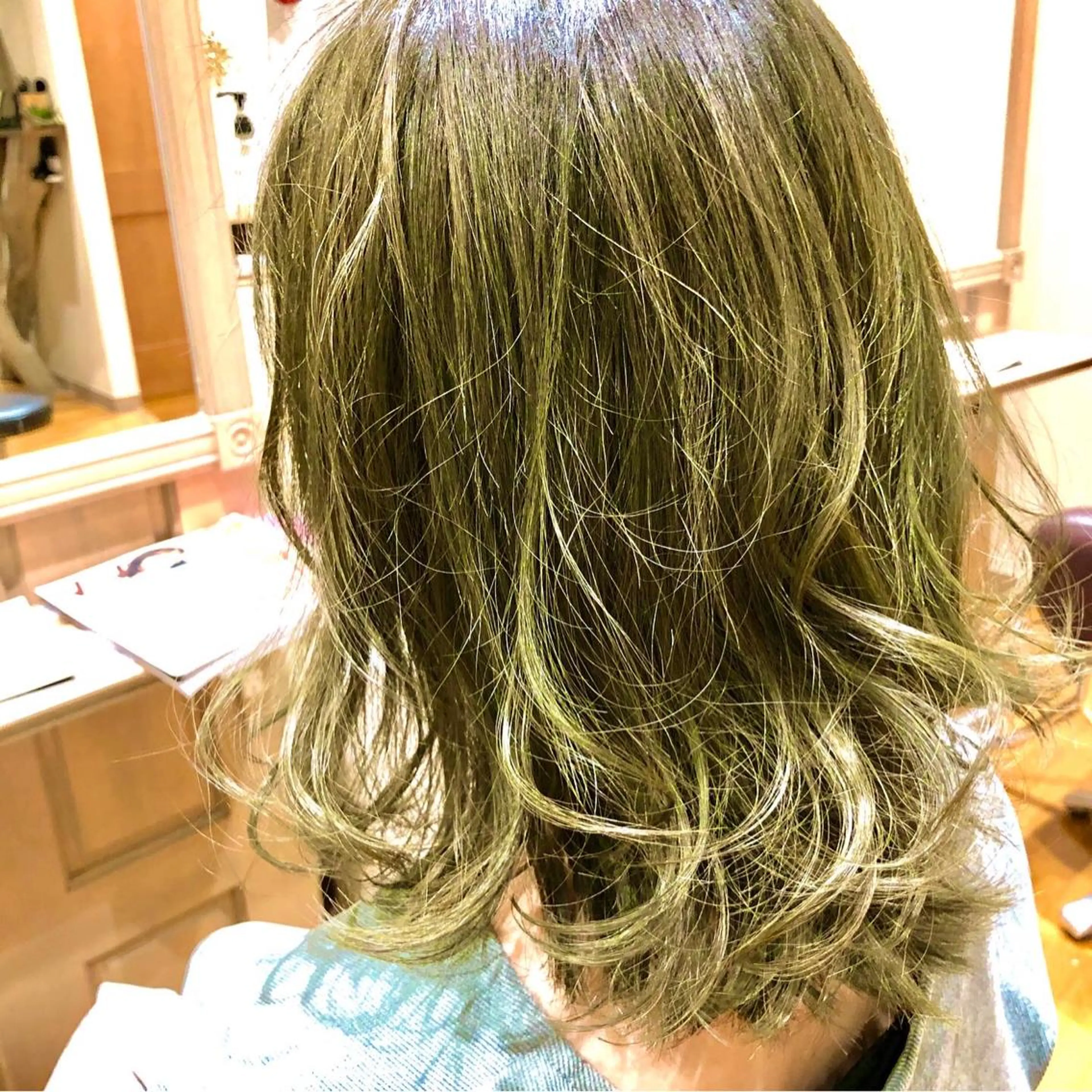 ミディアム カラー ブリーチ ブラウンカラー オリーブブラウン 🌈日比野 哲二のヘアスタイル