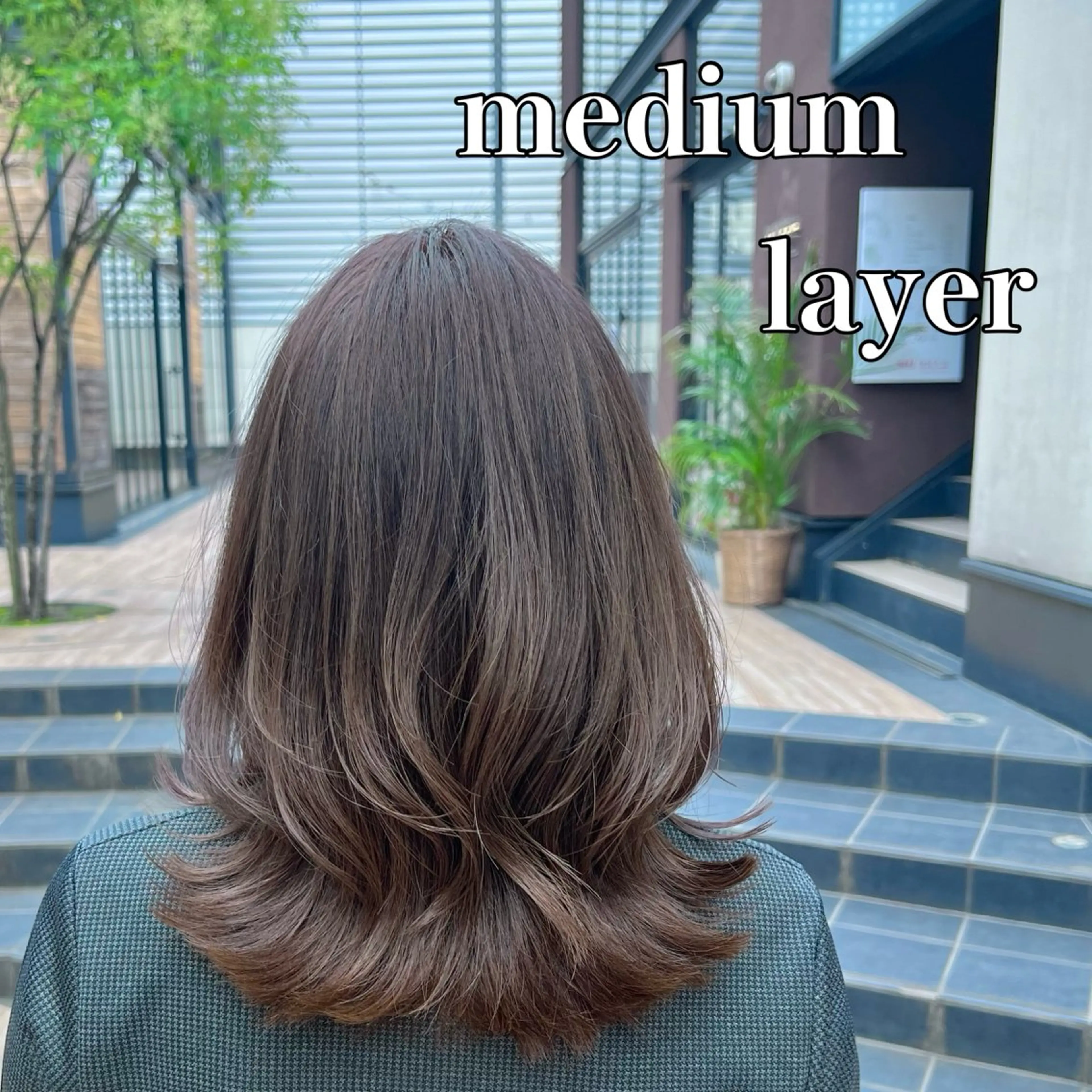 ミディアム レイヤーカット カット ヘアカラー トリートメント 沖 宜志のヘアスタイル