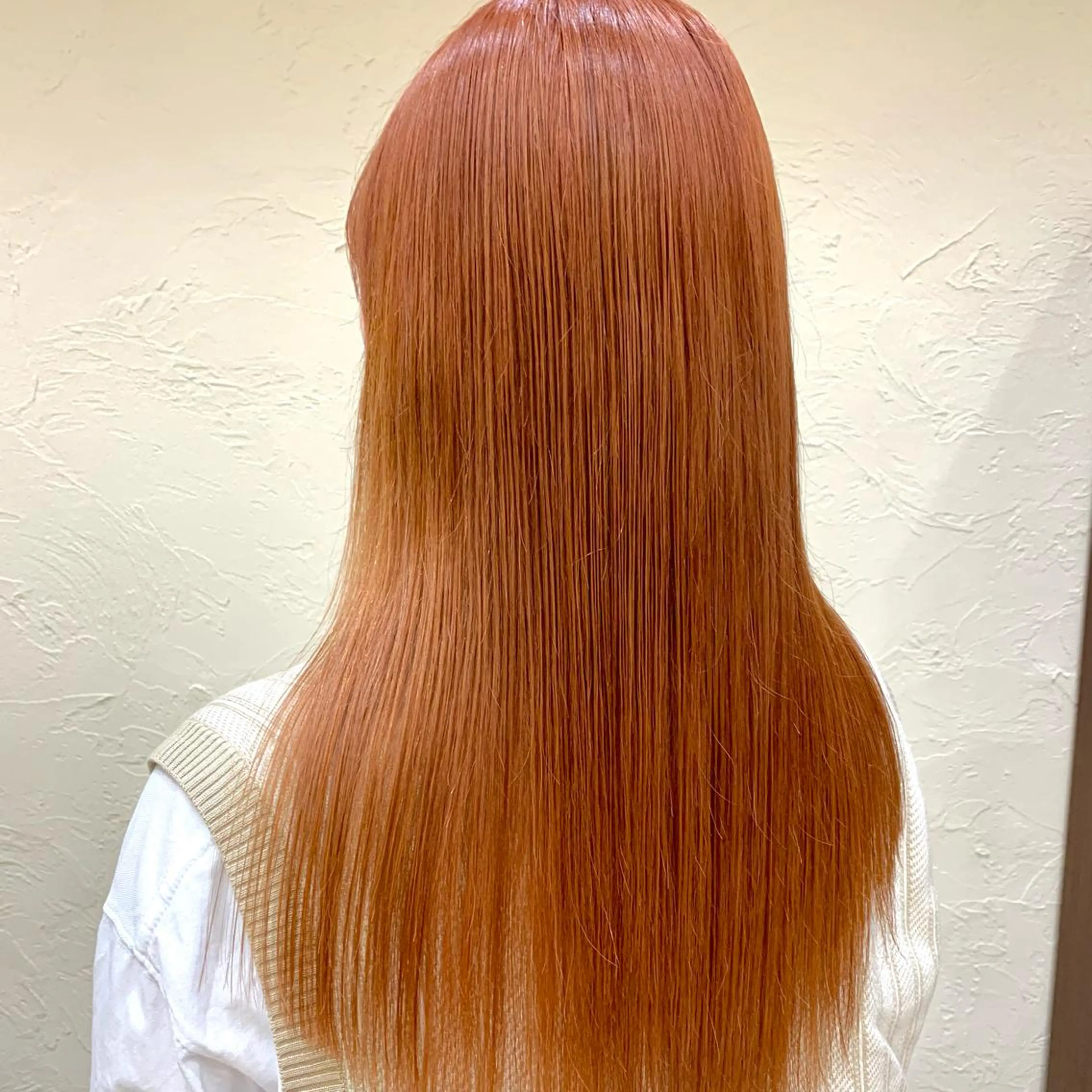 ロング ブリーチ🌈ハイトー ンカラー ✨アニカ✨のヘアスタイル