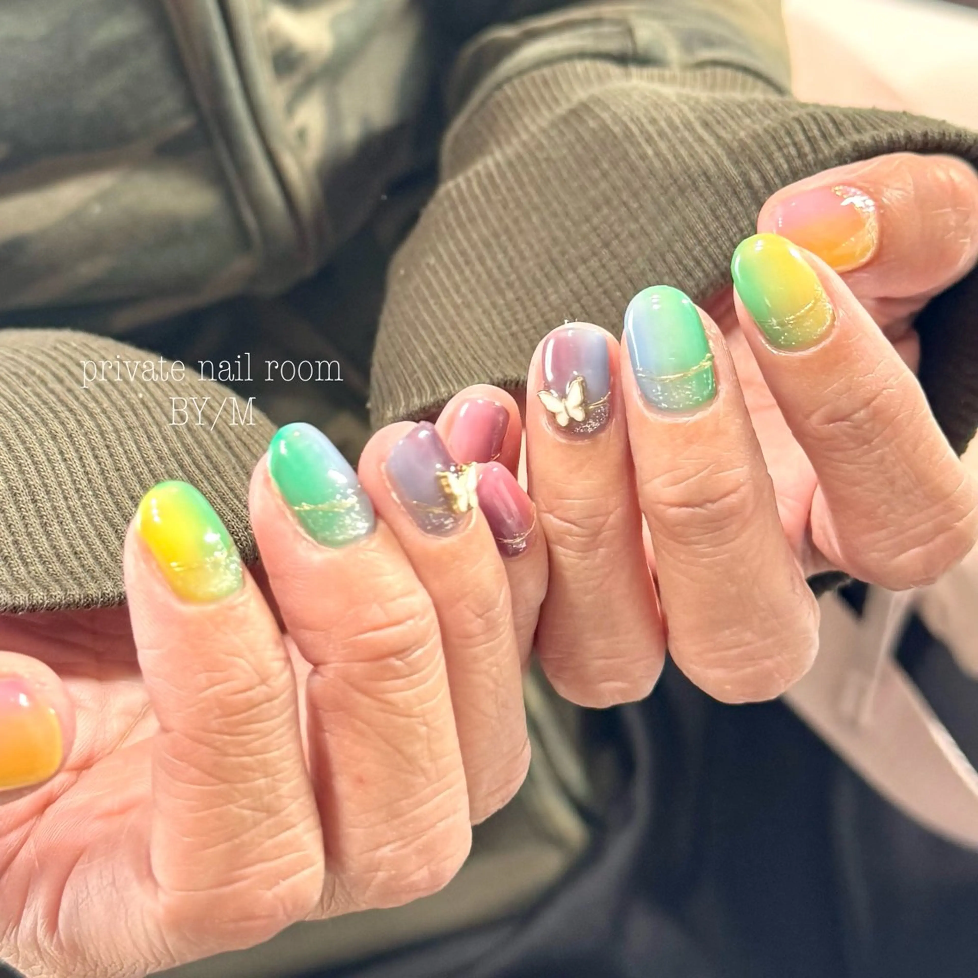 ネイル グラデーション 持ち込み 夏ネイル ハンドネイル BY / Mのネイルデザイン