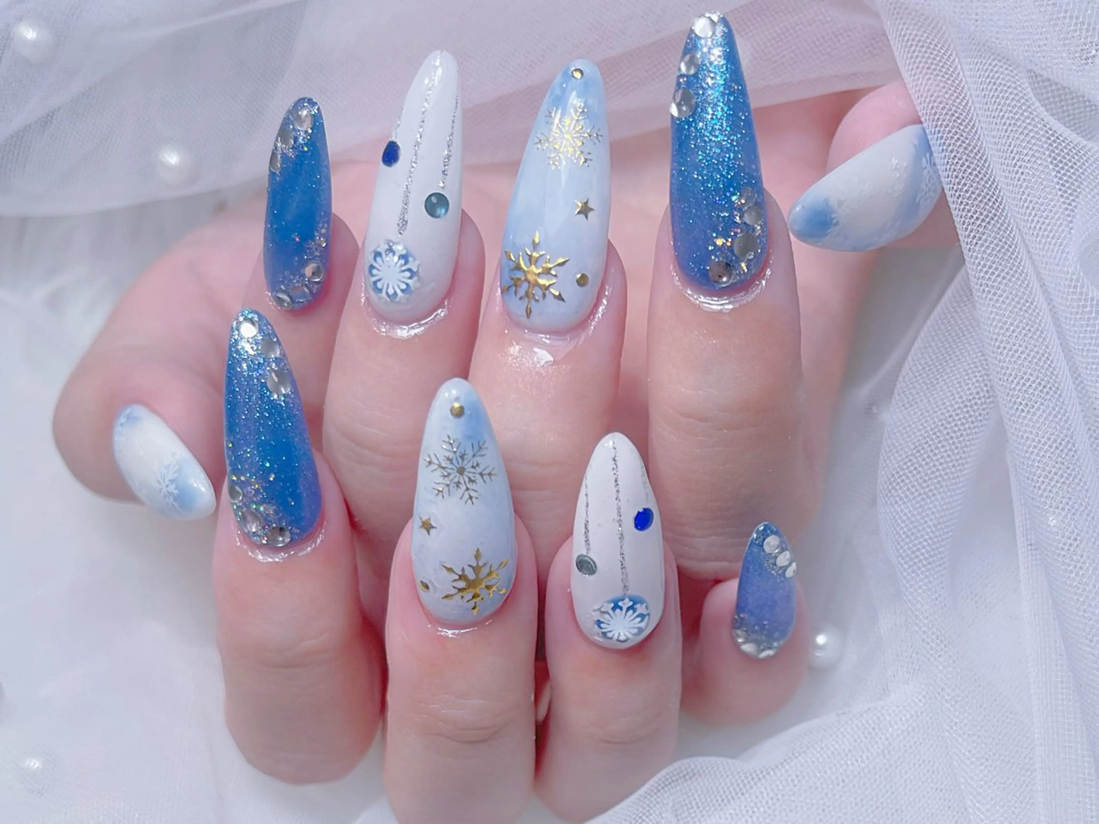 ネイル アートネイル 桜ネイル フレンチネイル ガラスフレンチ グラデーション ハンドネイル 🌈 Laule'aのネイルデザイン