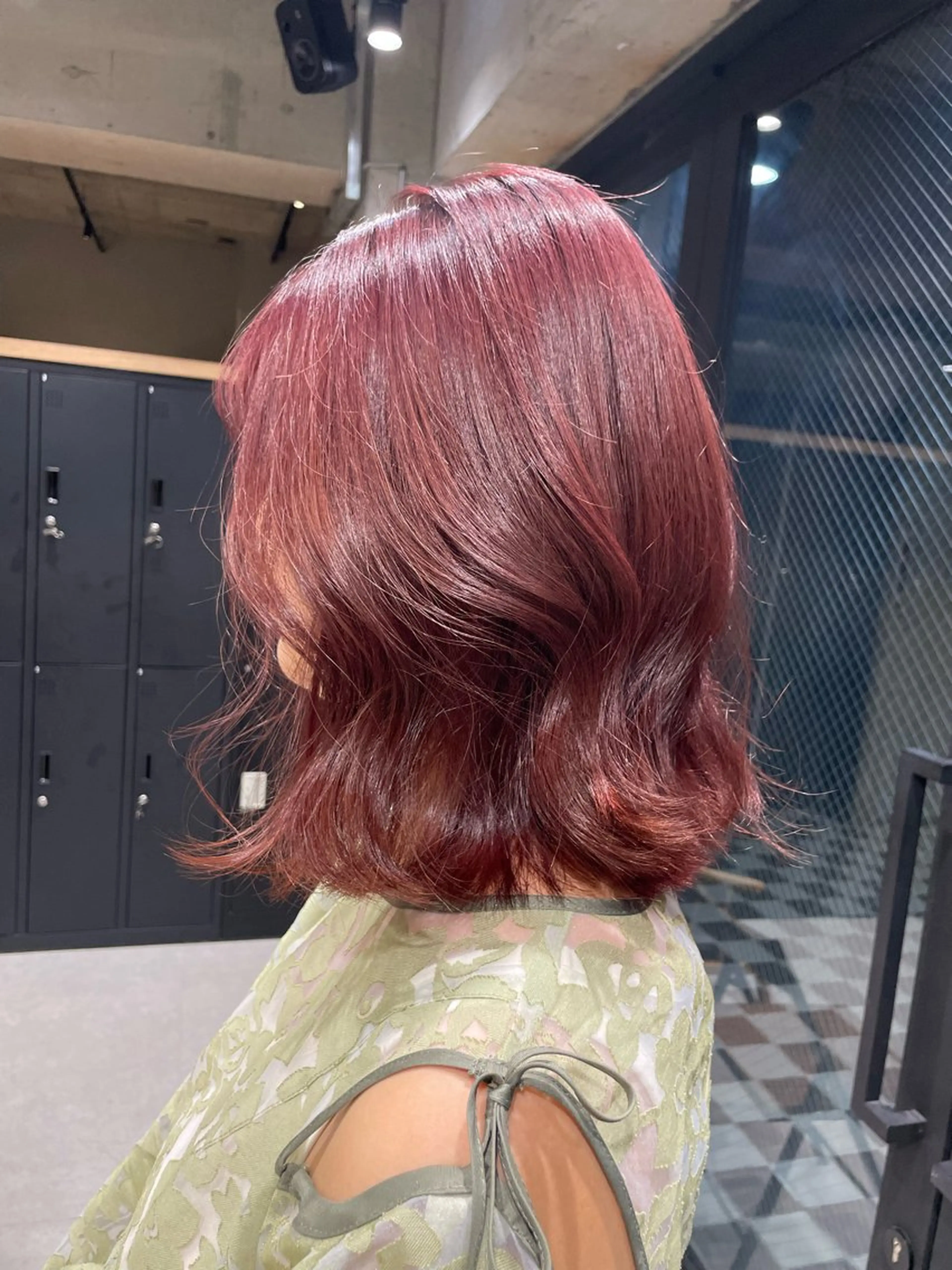 ミディアム 🫧ハイライトカラー 🫧 𝓜𝓘𝓤のヘアスタイル