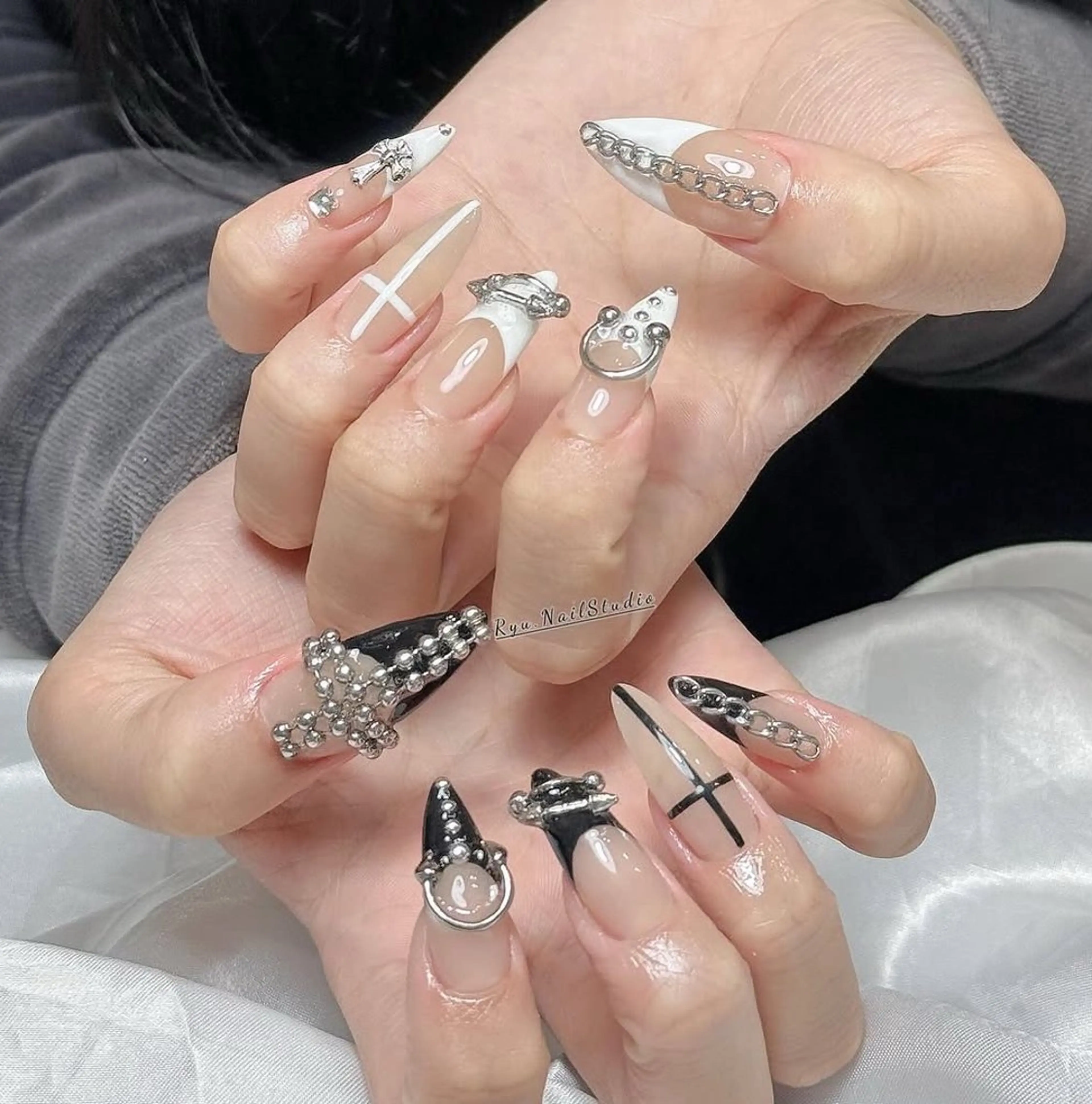 ネイル アートネイル フラワーネイル フレンチネイル ジェルネイル グラデーション ハンドネイル Ryu Nail NekoChanのネイルデザイン