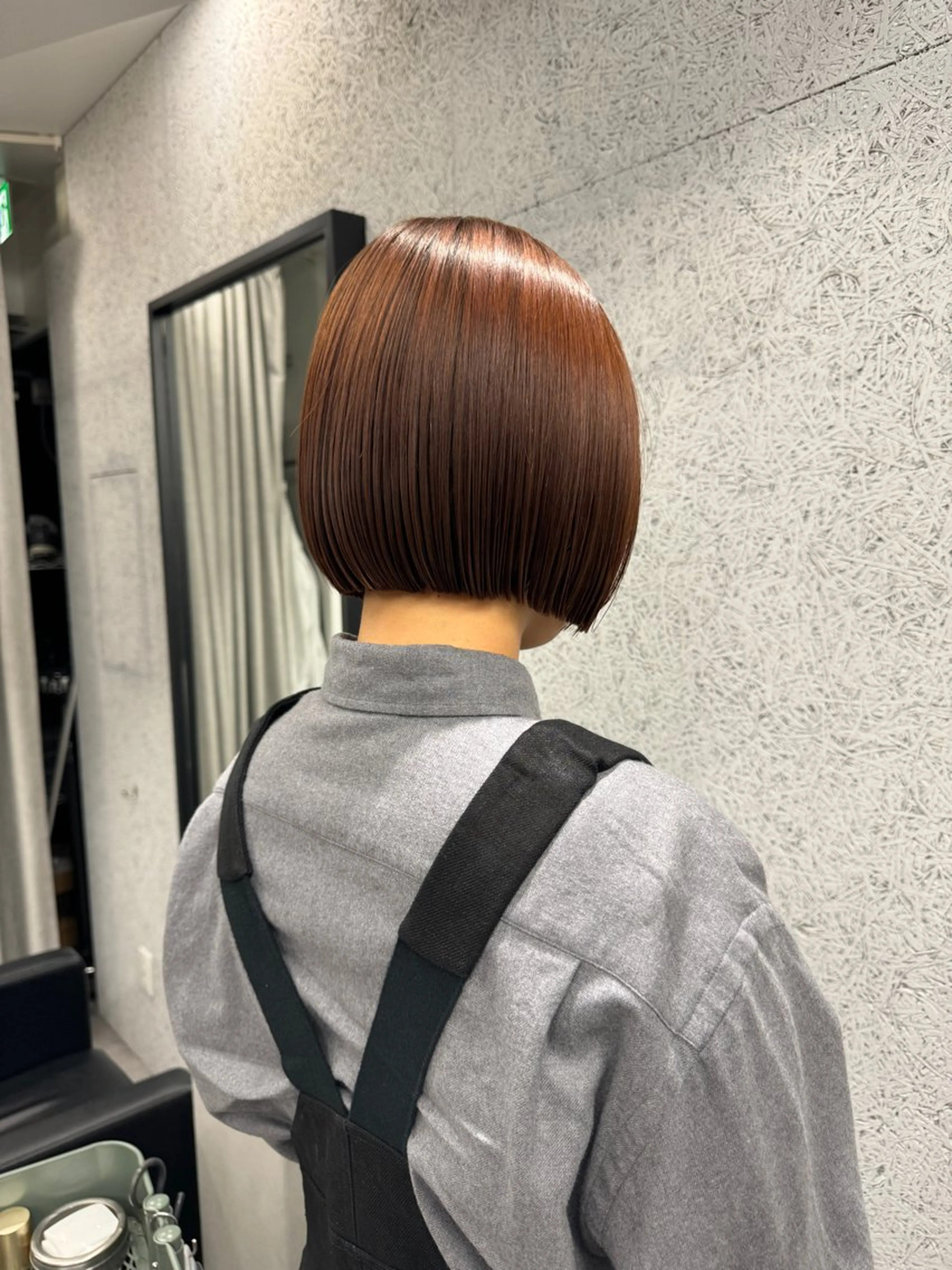 ミディアム 切りっぱなしボブ レイヤー/縮毛矯正のヘアスタイル