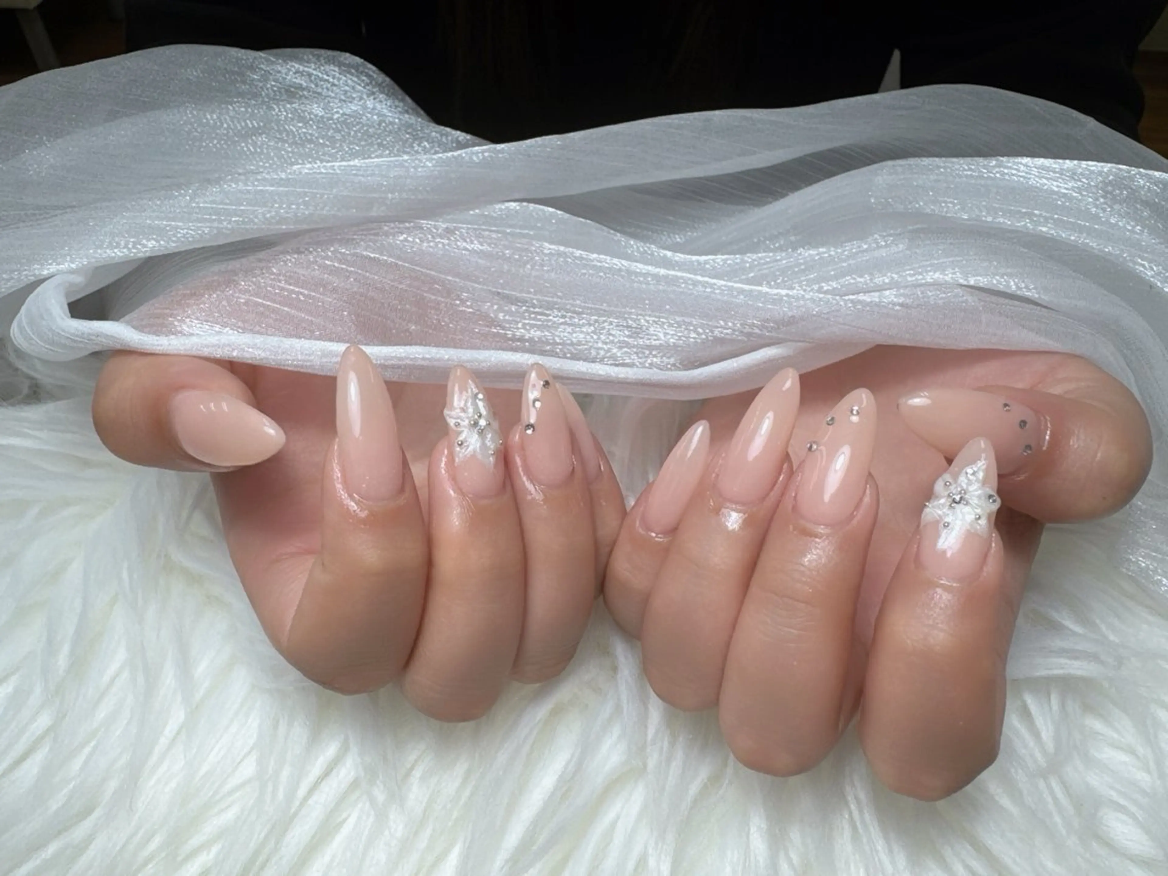 ネイル べっ甲ネイル チークネイル フラッシュネイル フットネイル フレンチネイル ハンドネイル ハンドケア Hara Nail 【持ち込みOK】のネイルデザイン