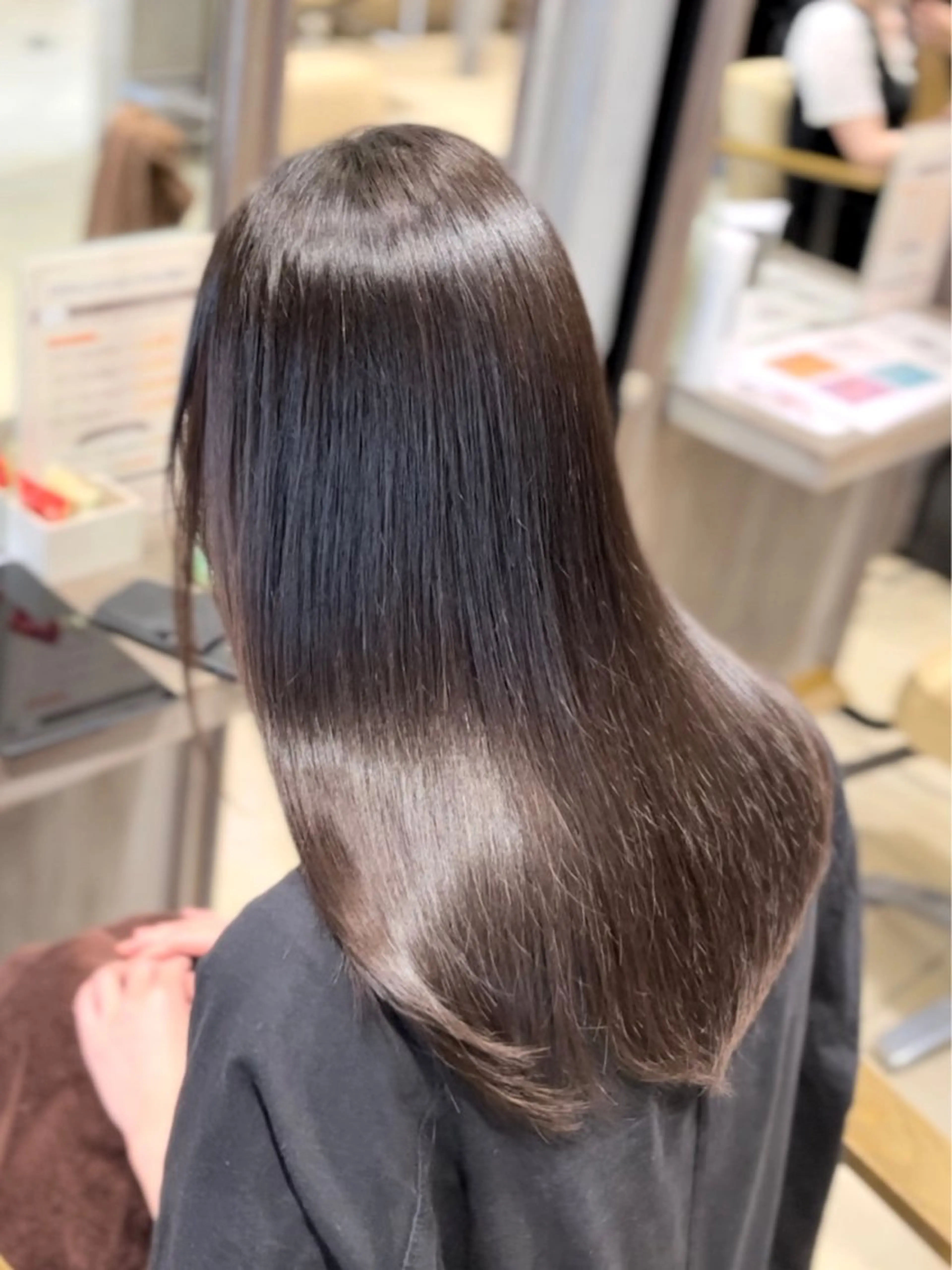 セミロング カラー 髪質改善 縮毛矯正 カット ヘアカラー 縮毛矯正 高槻No.1🇰🇷 韓国ヘア　橋口陽太のヘアスタイル