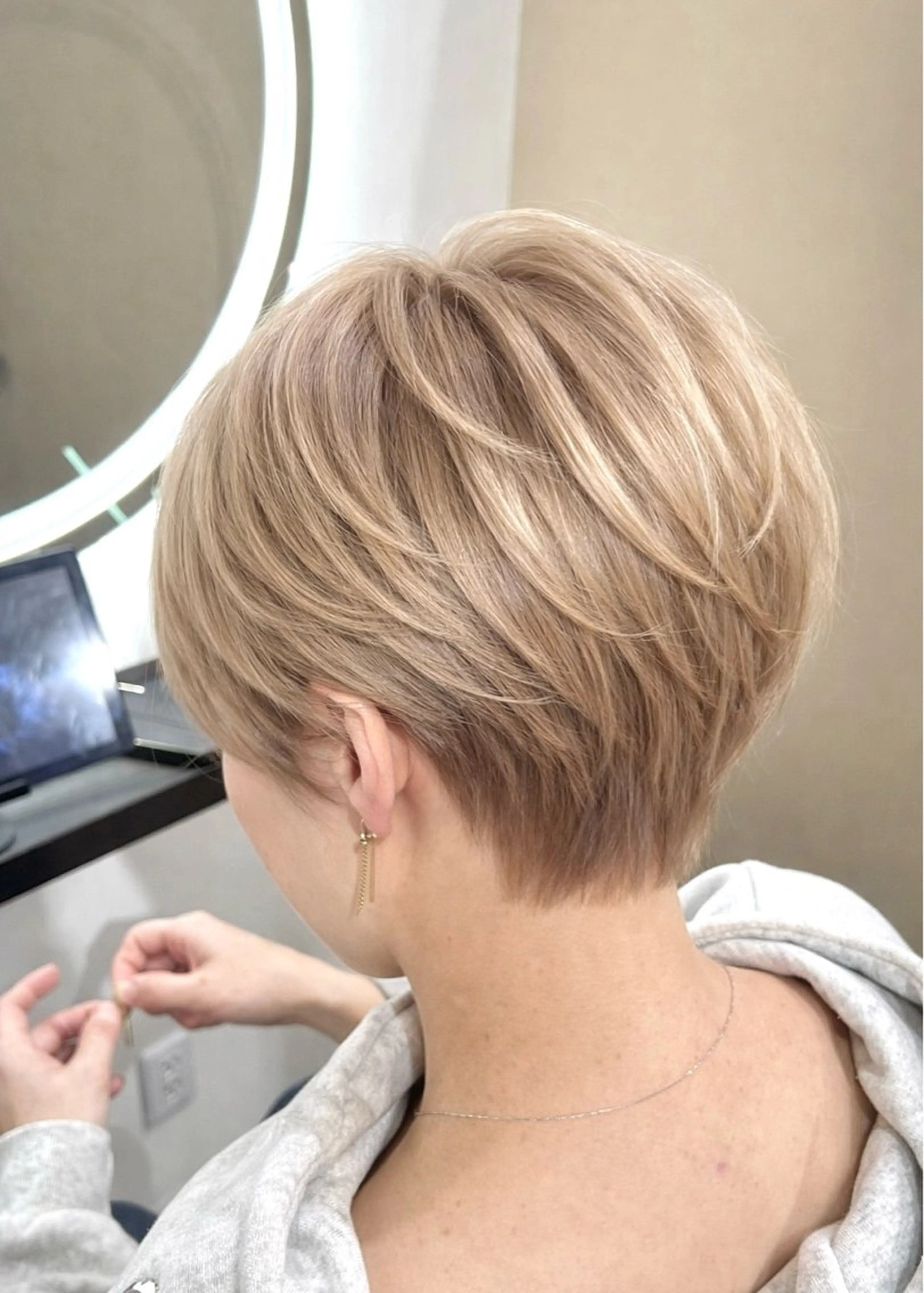 ショート 阪神尼崎駅徒歩2分 半個室サロン　小田稔のヘアスタイル