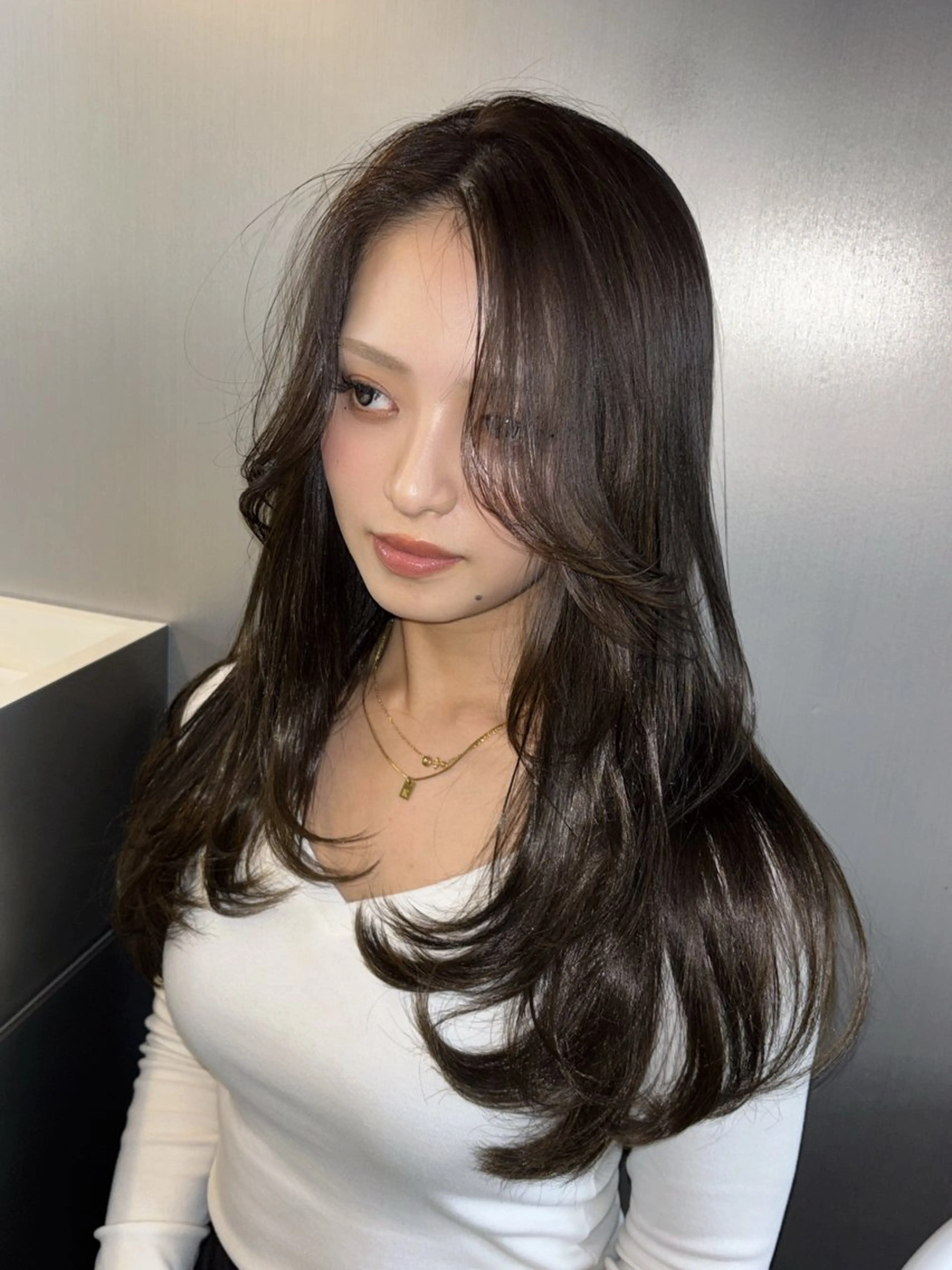 セミロング カラー ヘアカラー KIRYU SARAのヘアスタイル