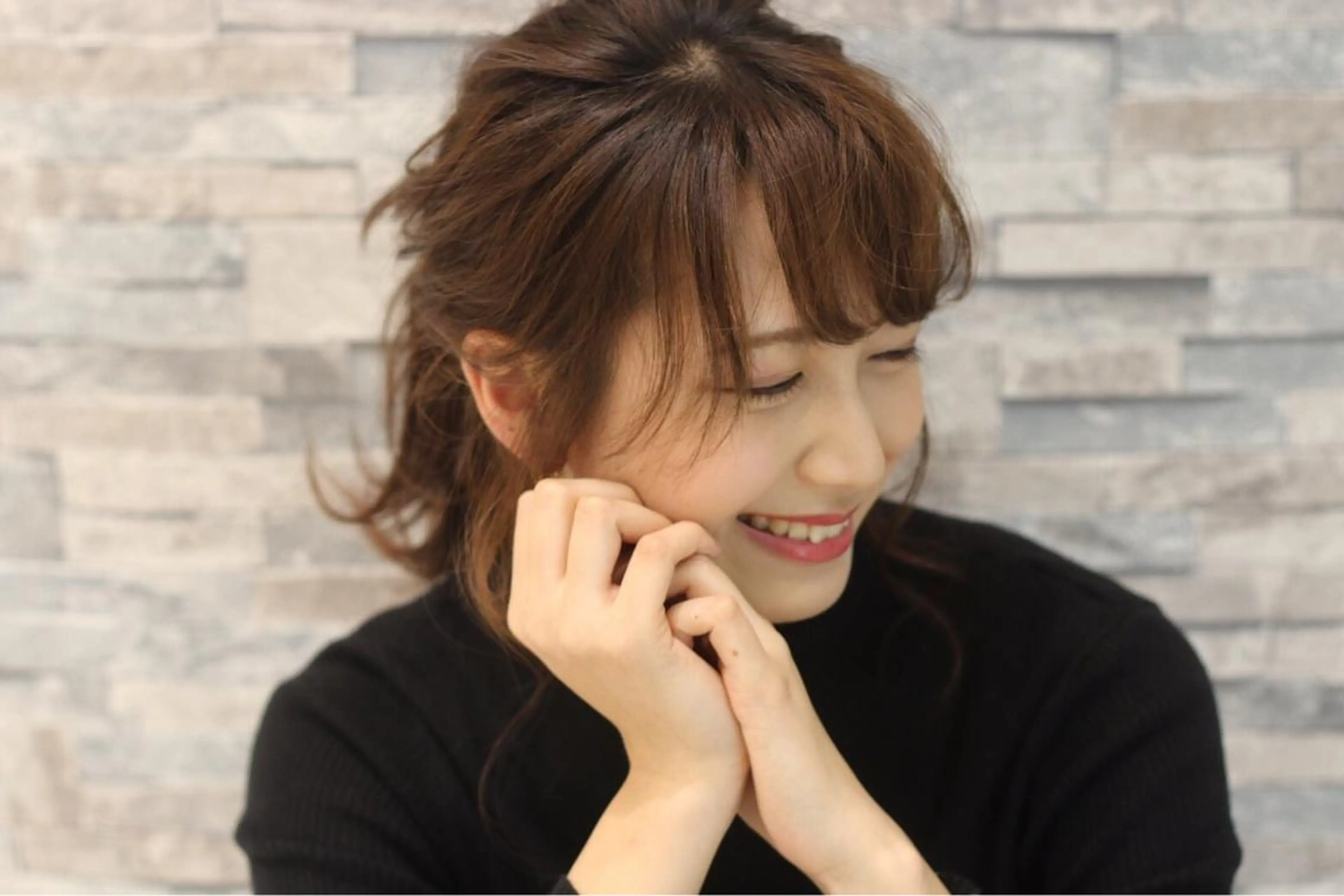 セミロング ヘアアレンジ ブリーチ/ハイトーン SERINAのヘアスタイル