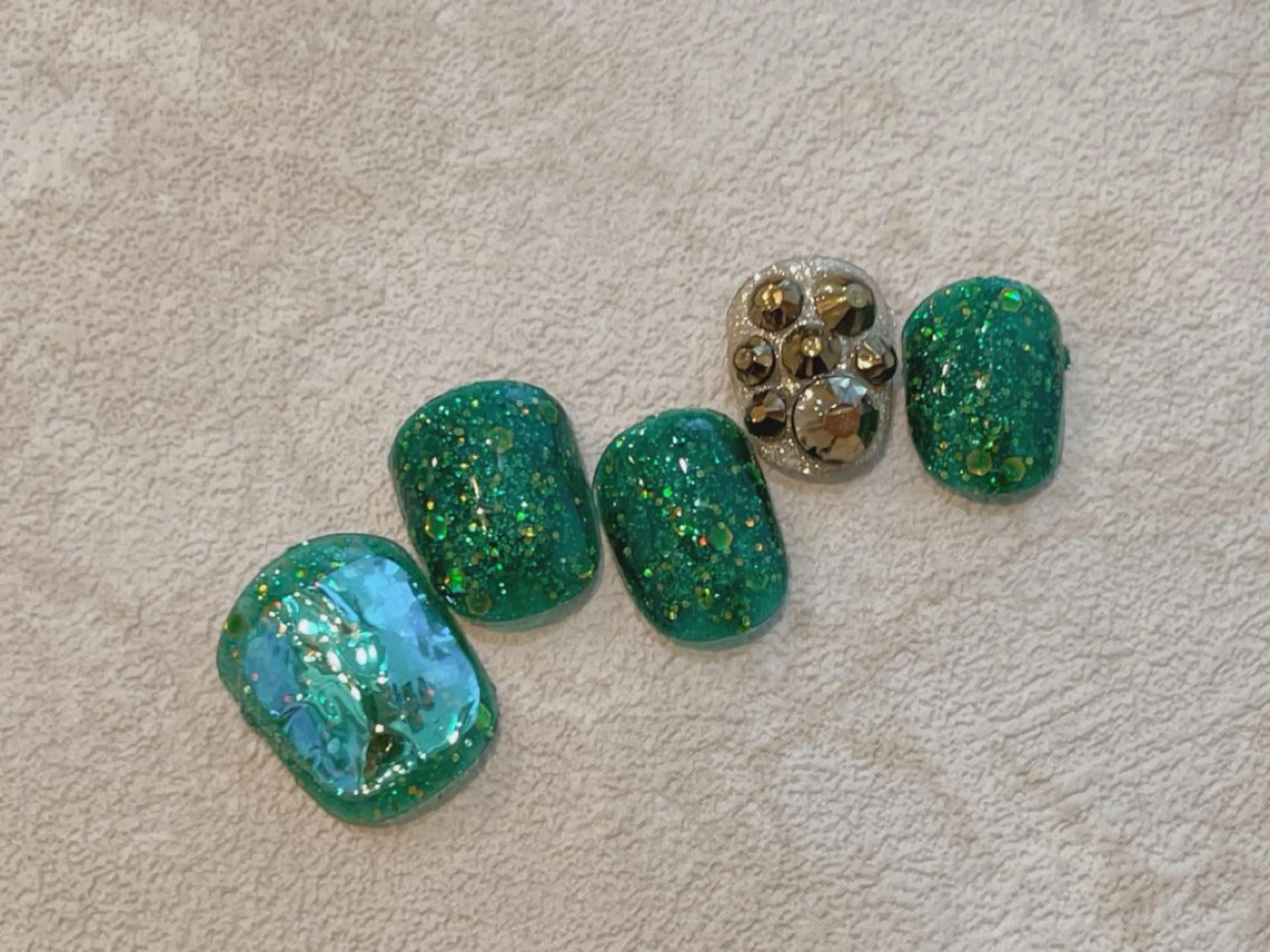 ネイル グリーン 氷ネイル・うるうるネイル フットネイル Nail Katoのネイルデザイン