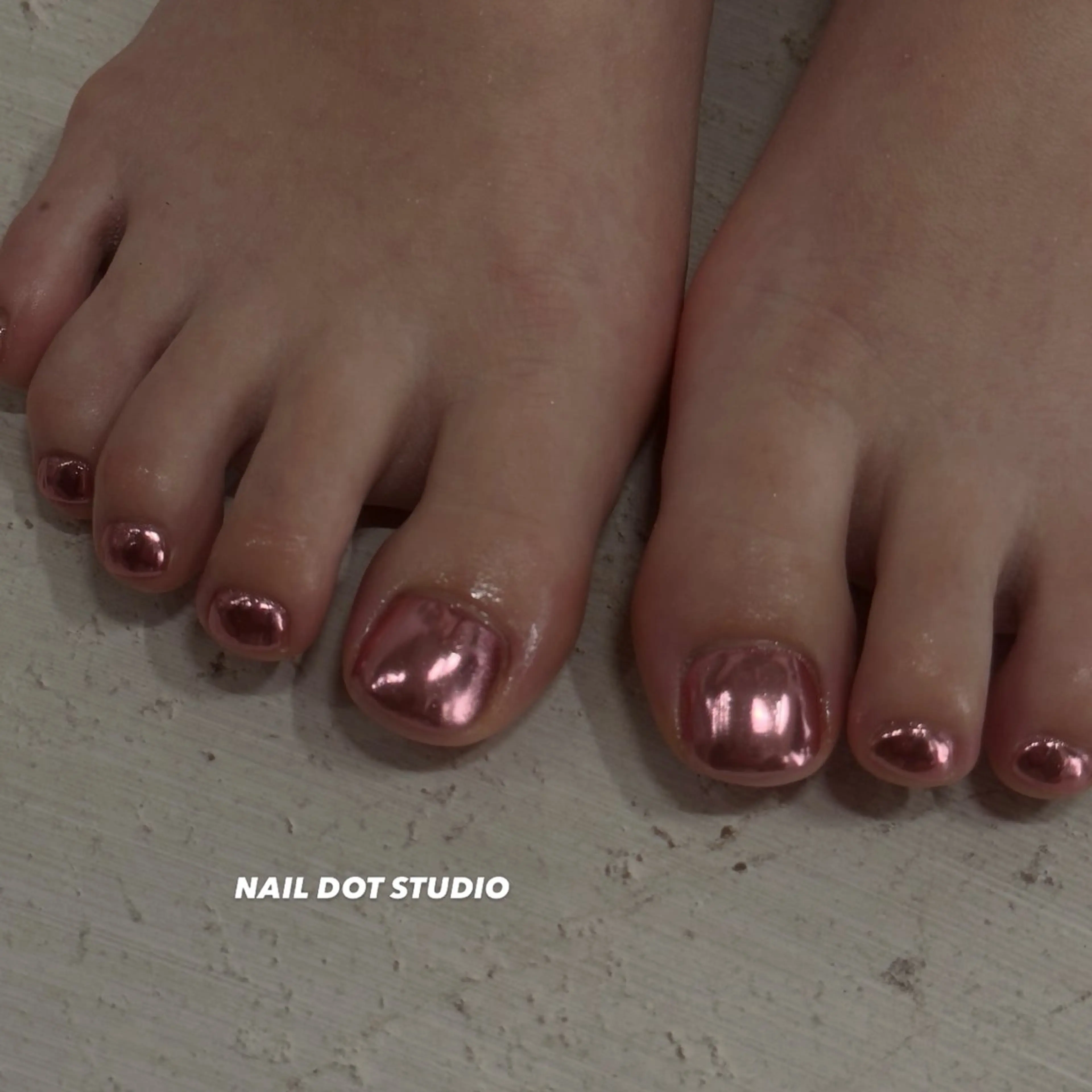 ネイル フットネイル NAILDOTSTU DIO SEINAのネイルデザイン