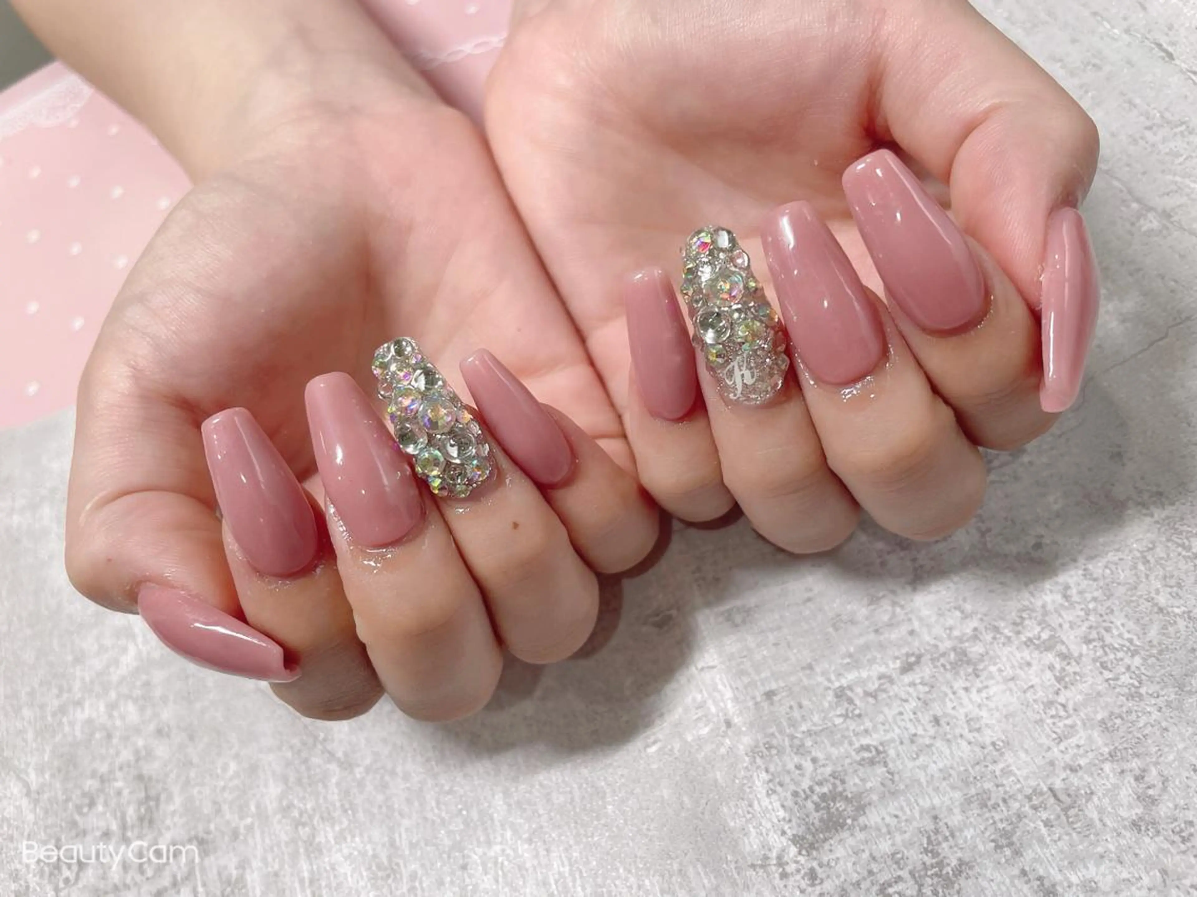 ミディアム ネイル ハンドネイル 《LB》ラブリエ Nail&eyeのマツエク・マツパデザイン