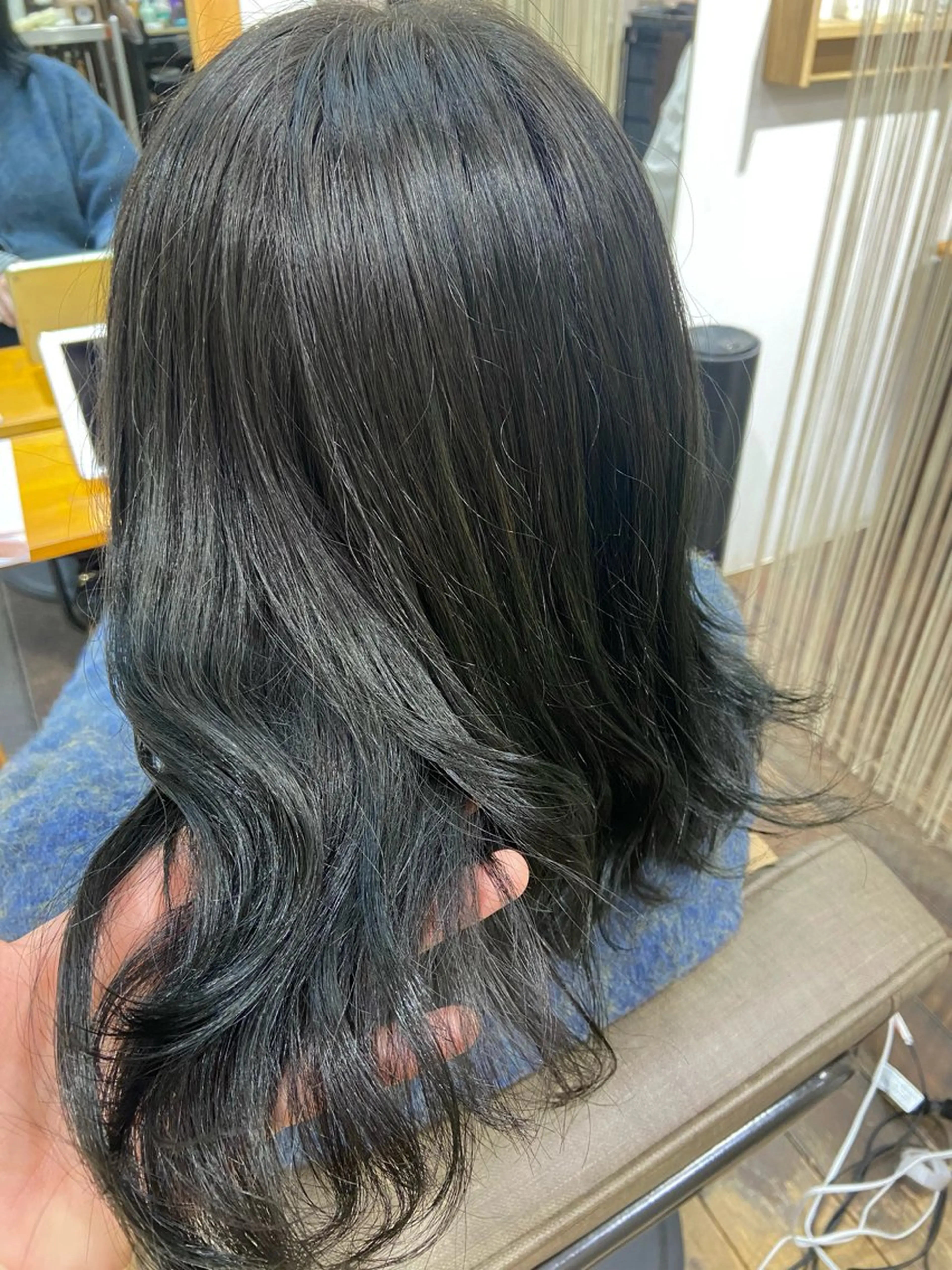 ミディアム カラー ダークグリーン niro 🌱カットモデル募集のヘアスタイル