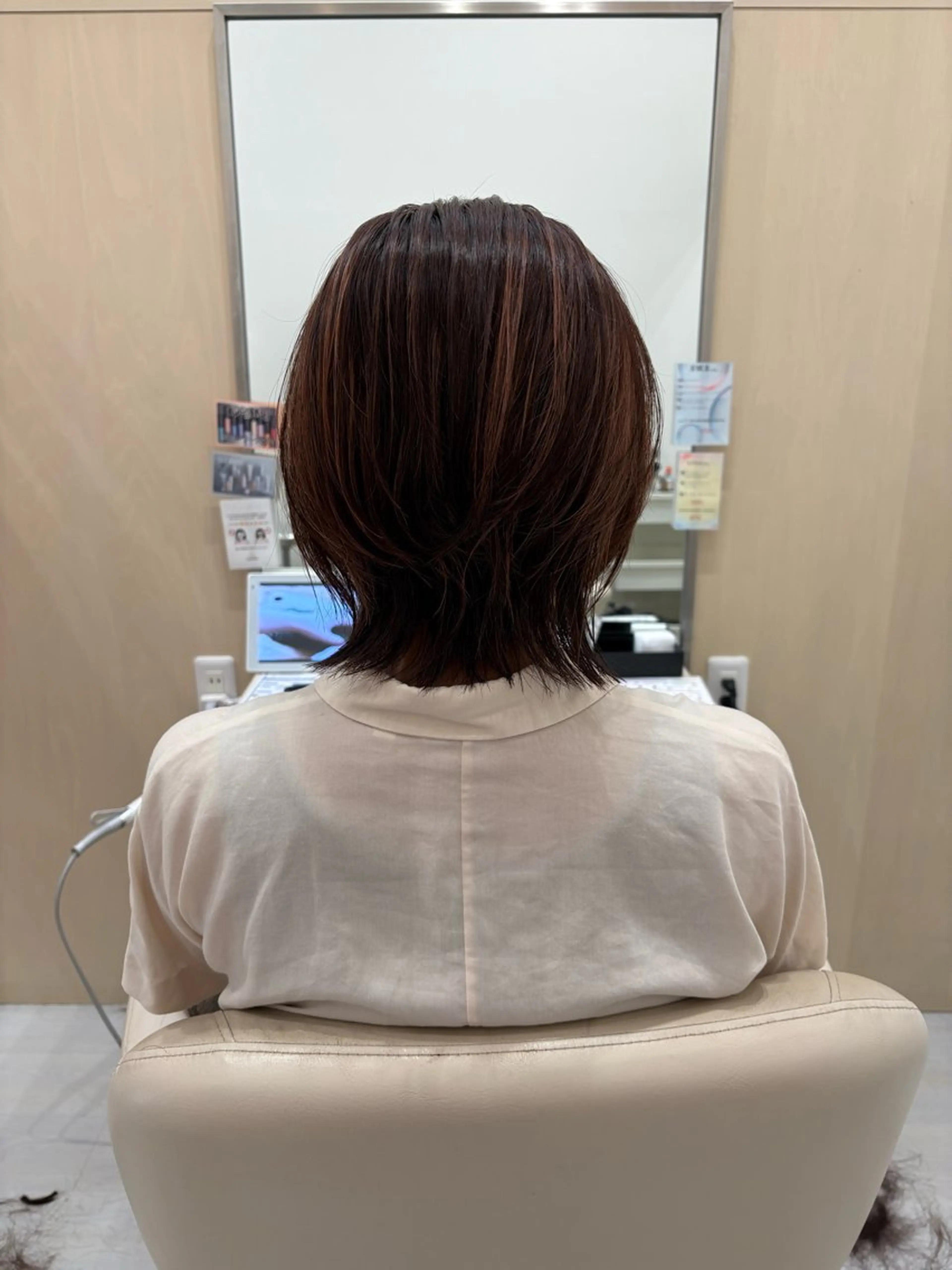 ミディアム 【アドラーブル】反町 萌のヘアスタイル