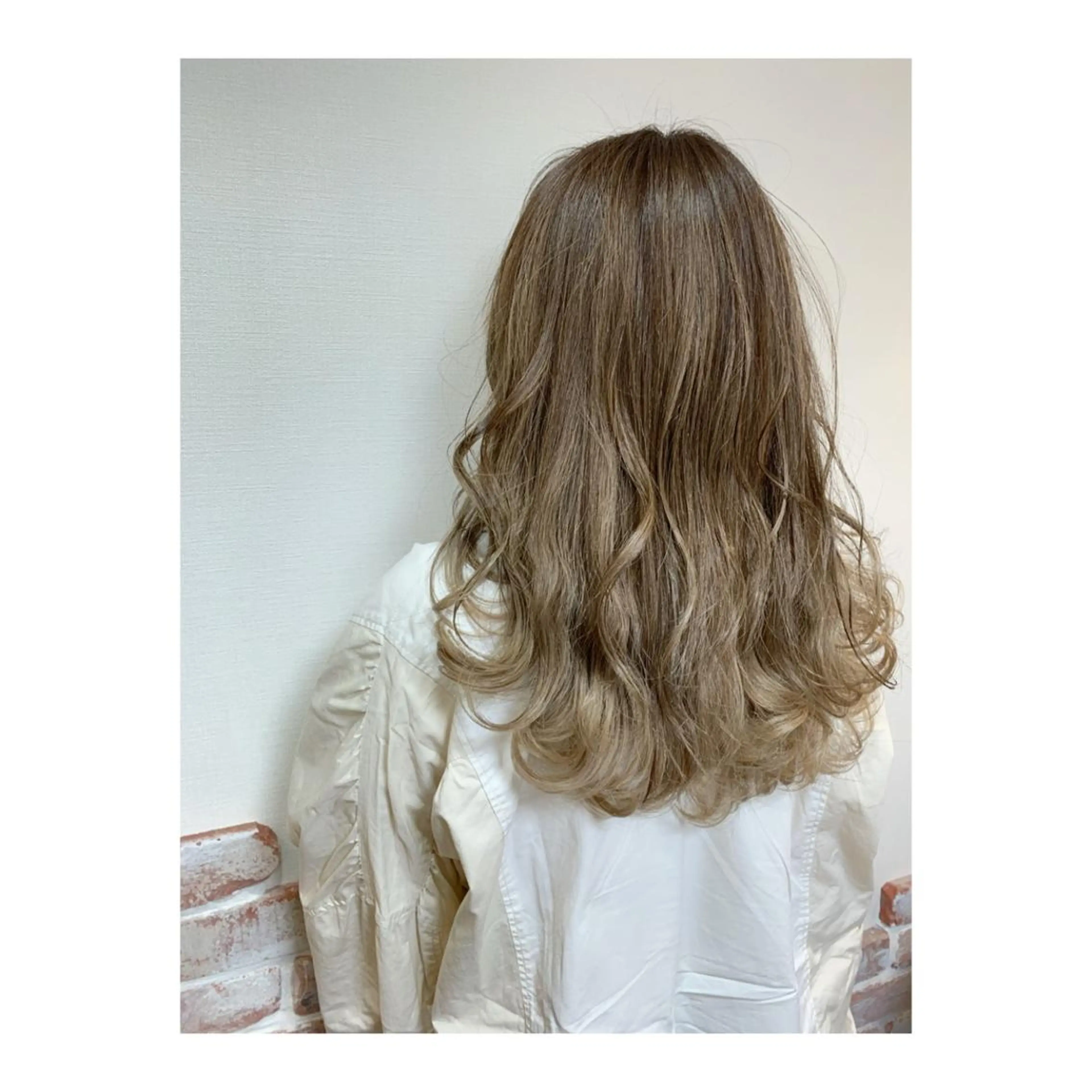 セミロング イエローカラー ヘアカラー 【髪質改善特化】 新宿/縮毛矯正/セラのヘアスタイル