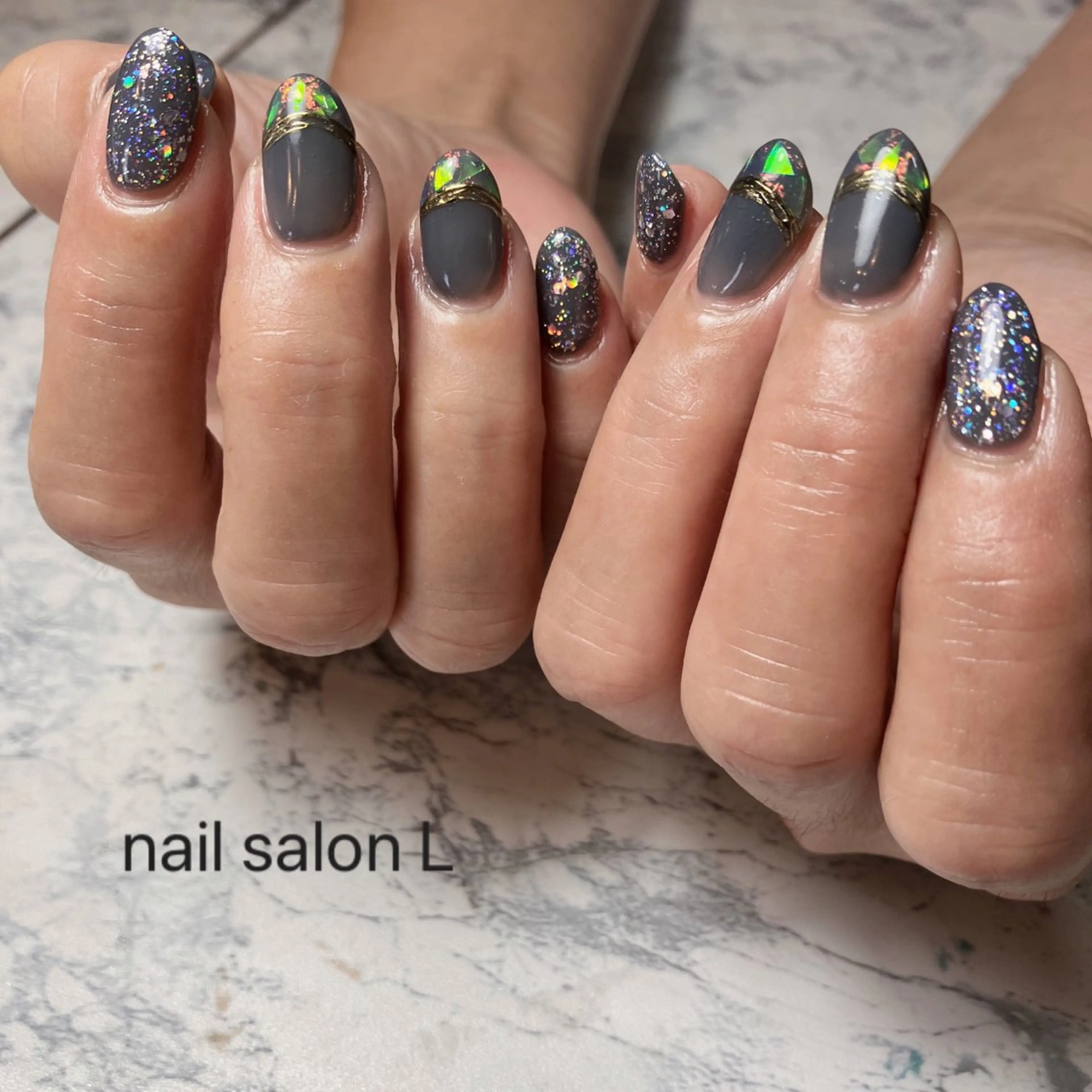 ネイル オーロラネイル フレンチネイル キラキラネイル ラメ(グリッター) ハンドネイル 吉川市 ネイルサロンLのネイルデザイン