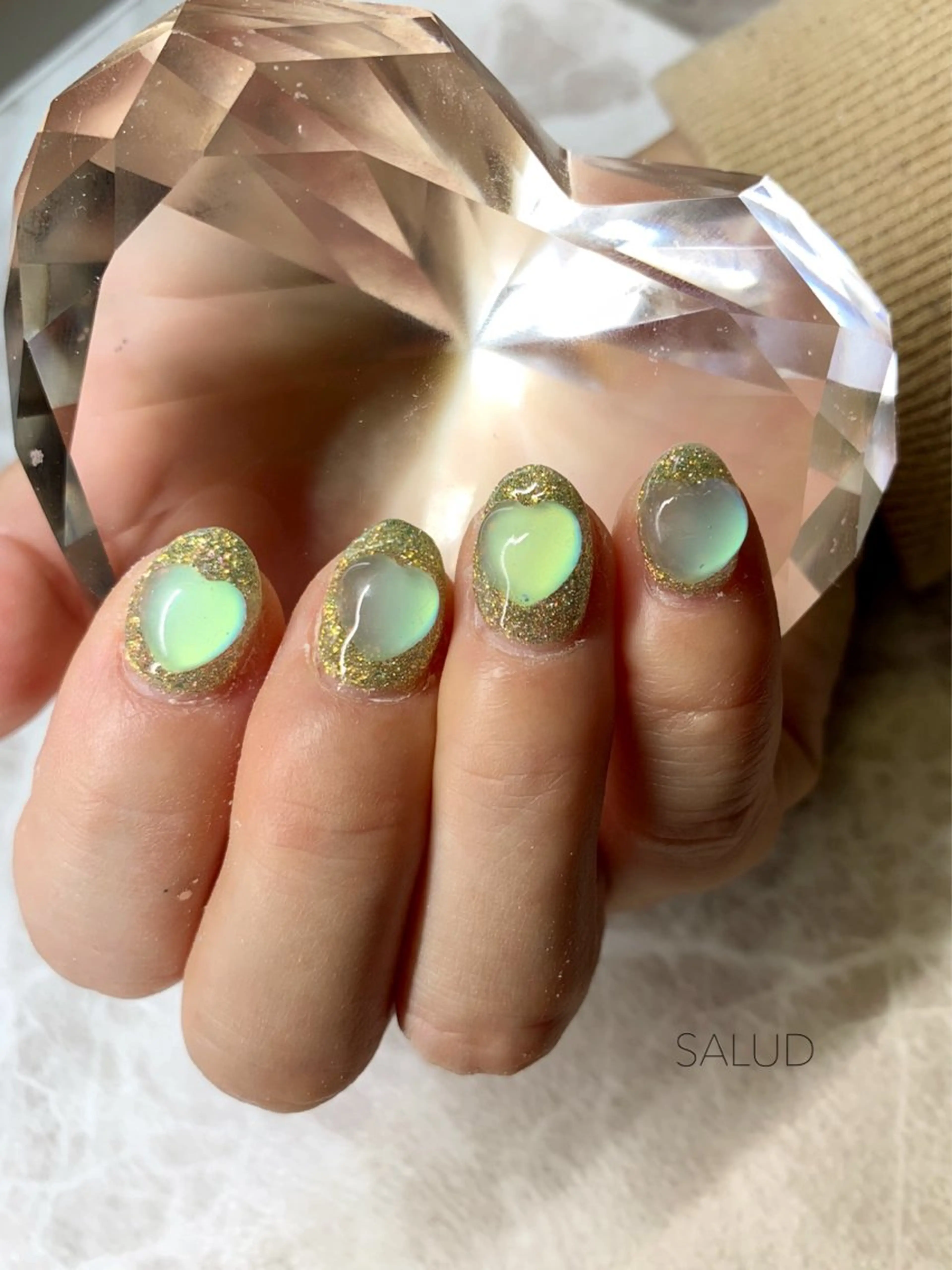 ネイル ストーンネイル ハンドネイル Nail Salon SALUDのネイルデザイン