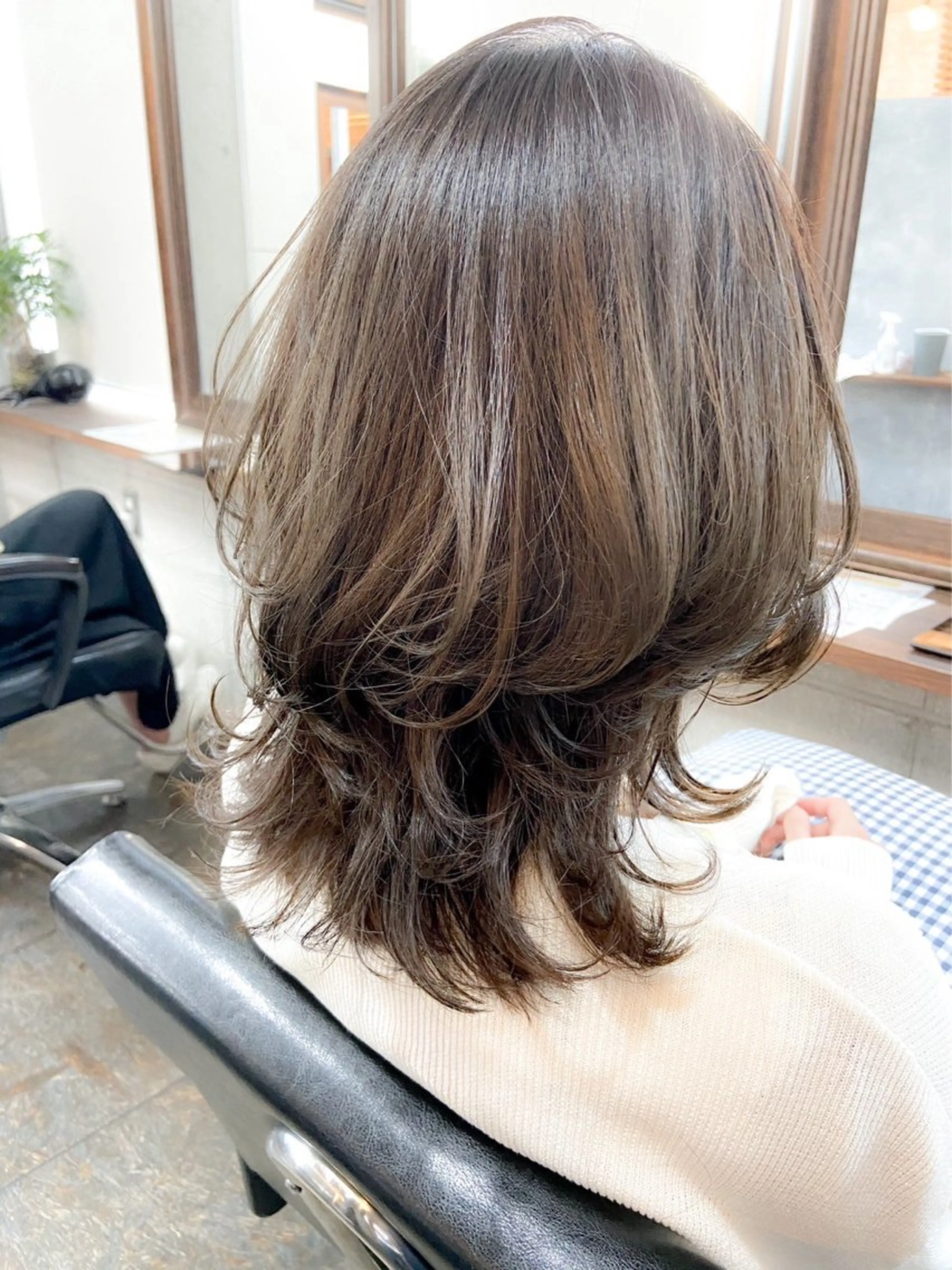 ミディアム カット ヘアカラー トリートメント 中山 丈也のヘアスタイル
