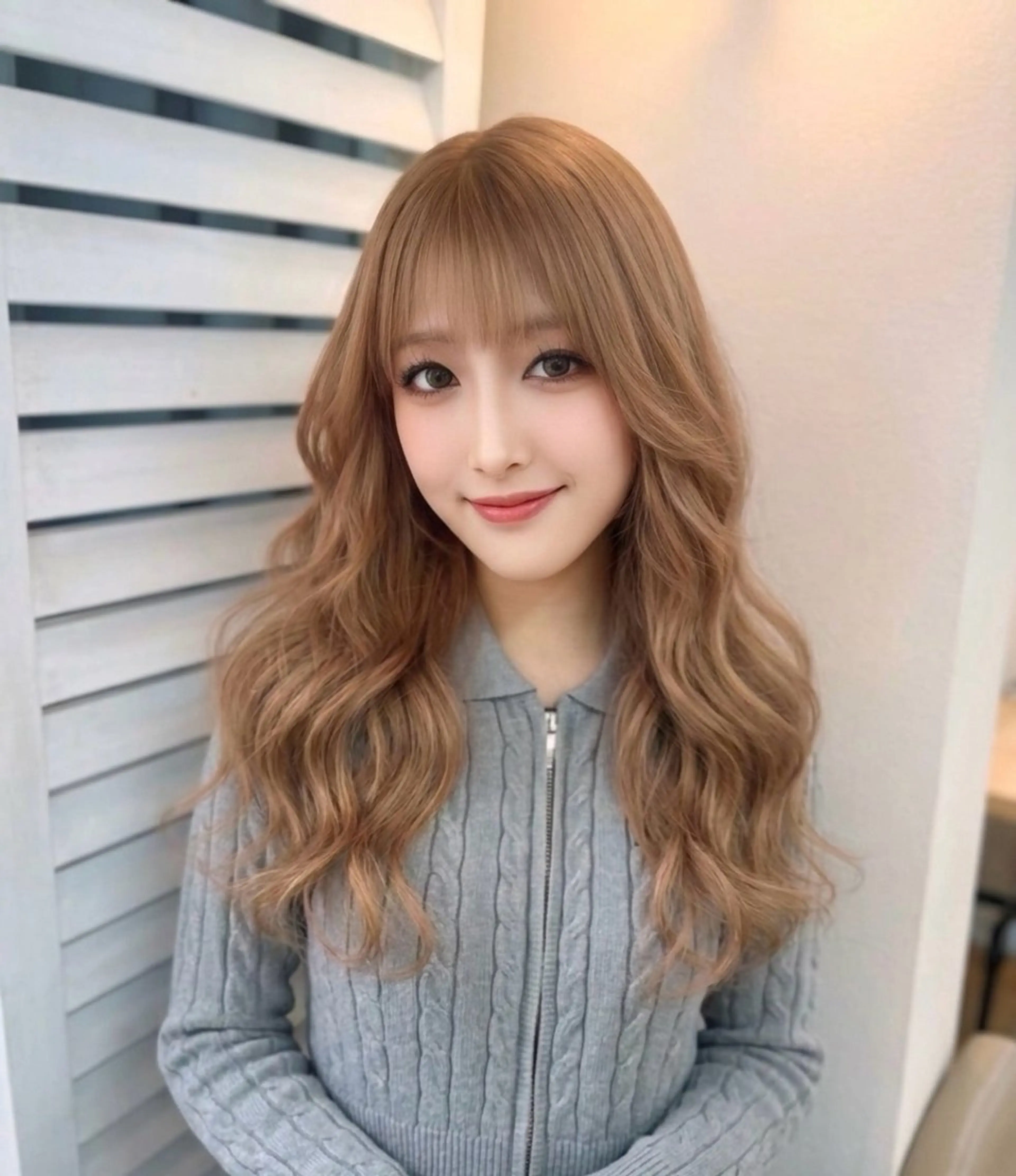 ロング ラベンダーベージュ 学生 韓国風ヘア ヘアカラー 🦋ami/浦和 ブリーチ／韓国🦋のヘアスタイル