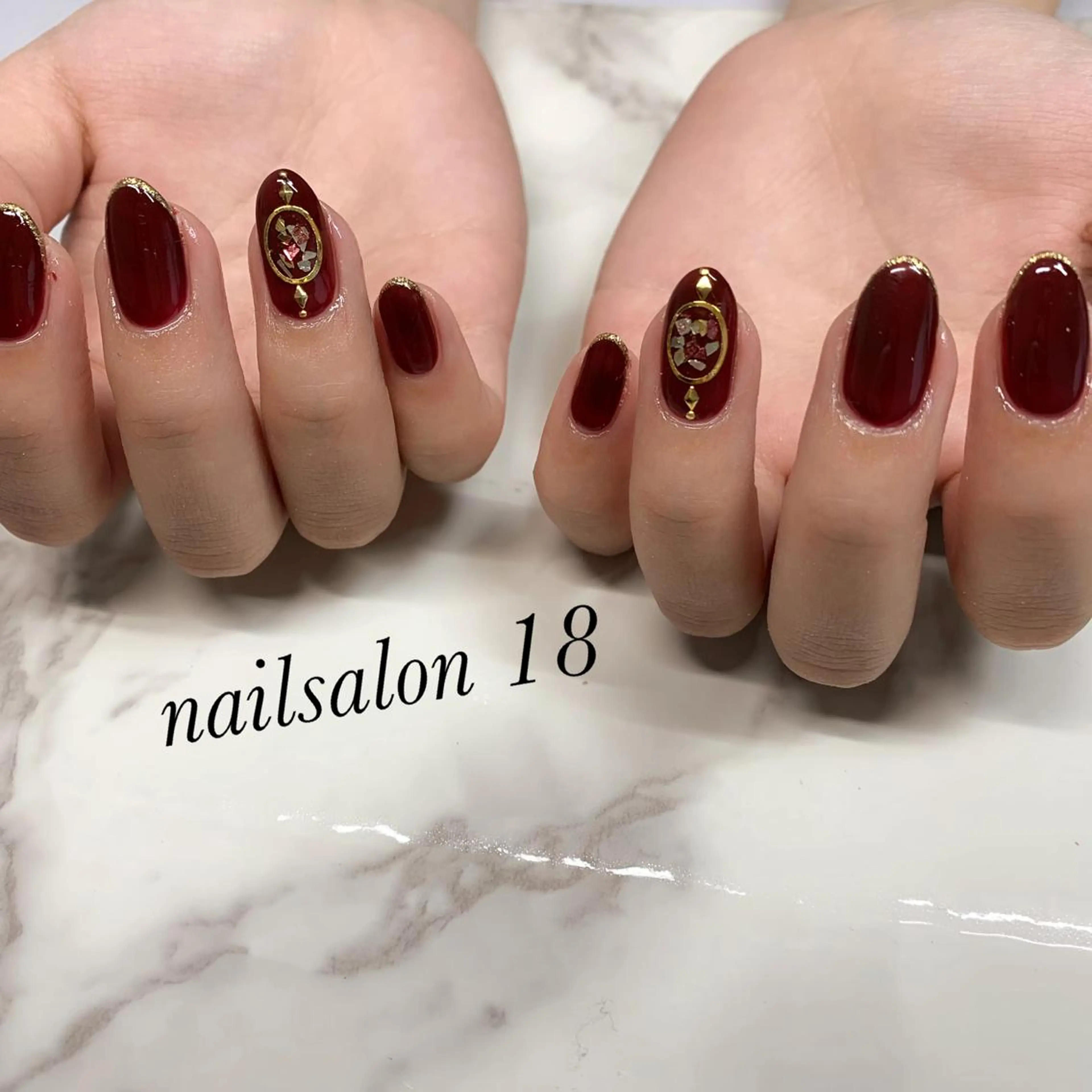 ミディアム ネイル ハンドネイル nail salon 18.のネイルデザイン