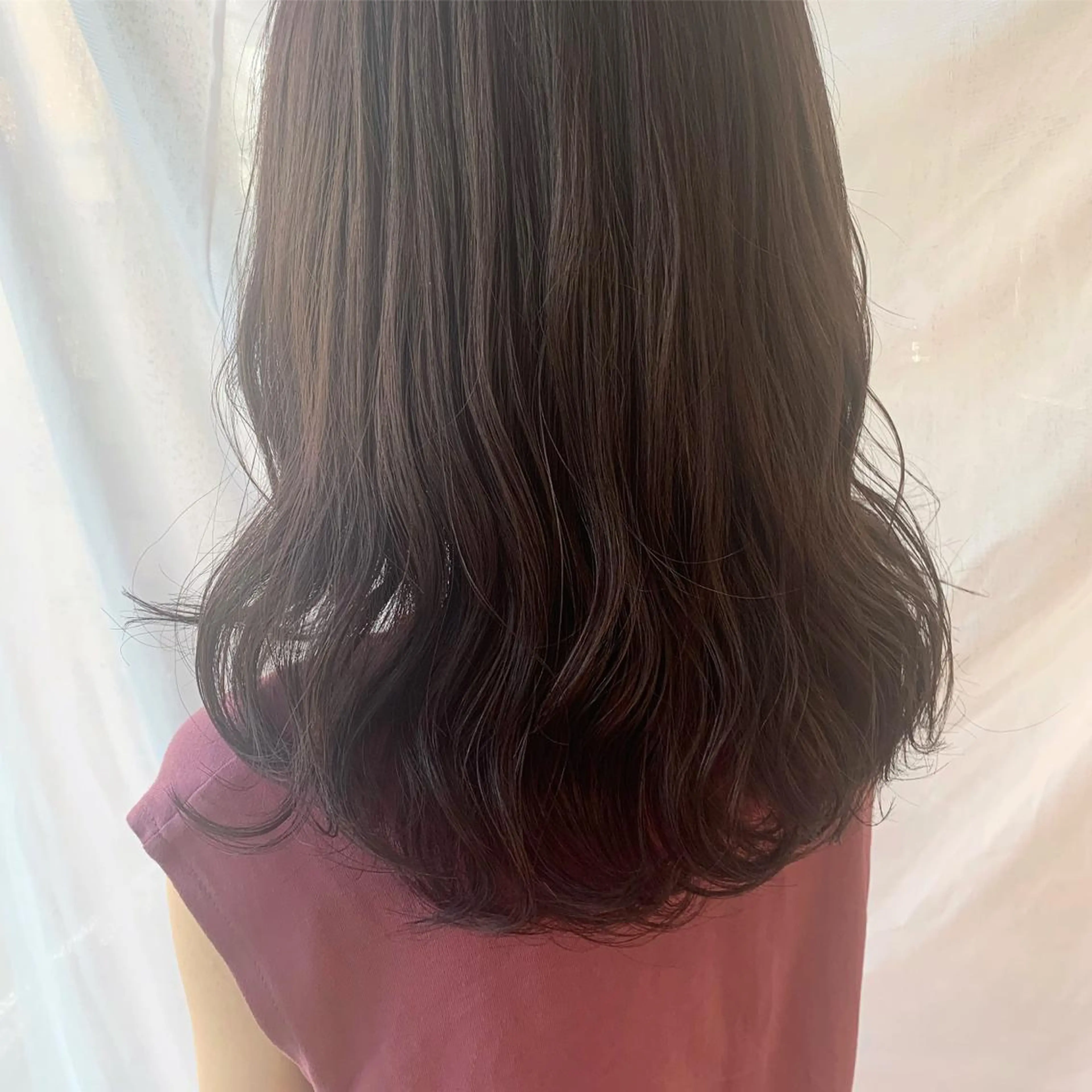 カラー 山口 莉奈のヘアスタイル