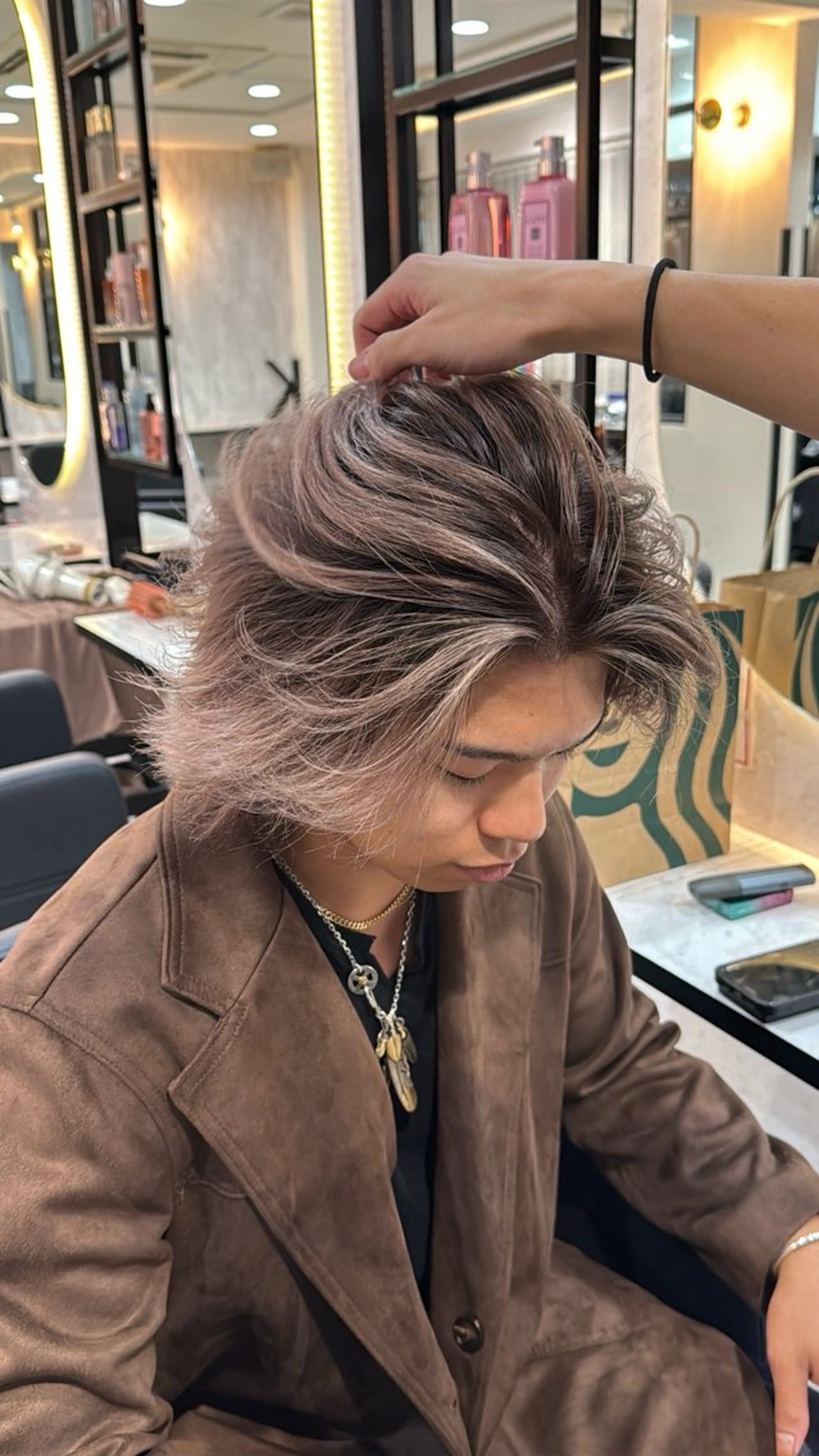 カラー 名古屋ハイトーン/ 🐶ブリーチ専門店のヘアスタイル