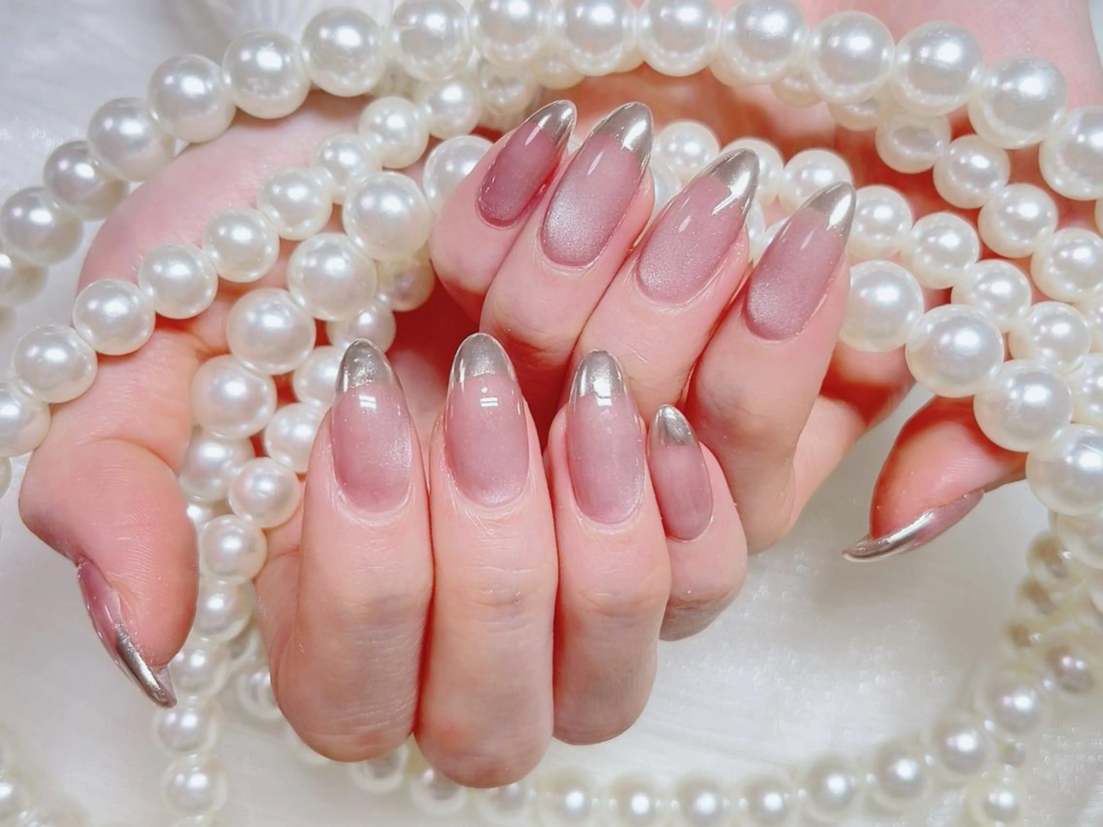 ネイル オーロラネイル 長さ出し フレンチネイル ガーリー キラキラネイル Lucky nail salonのネイルデザイン