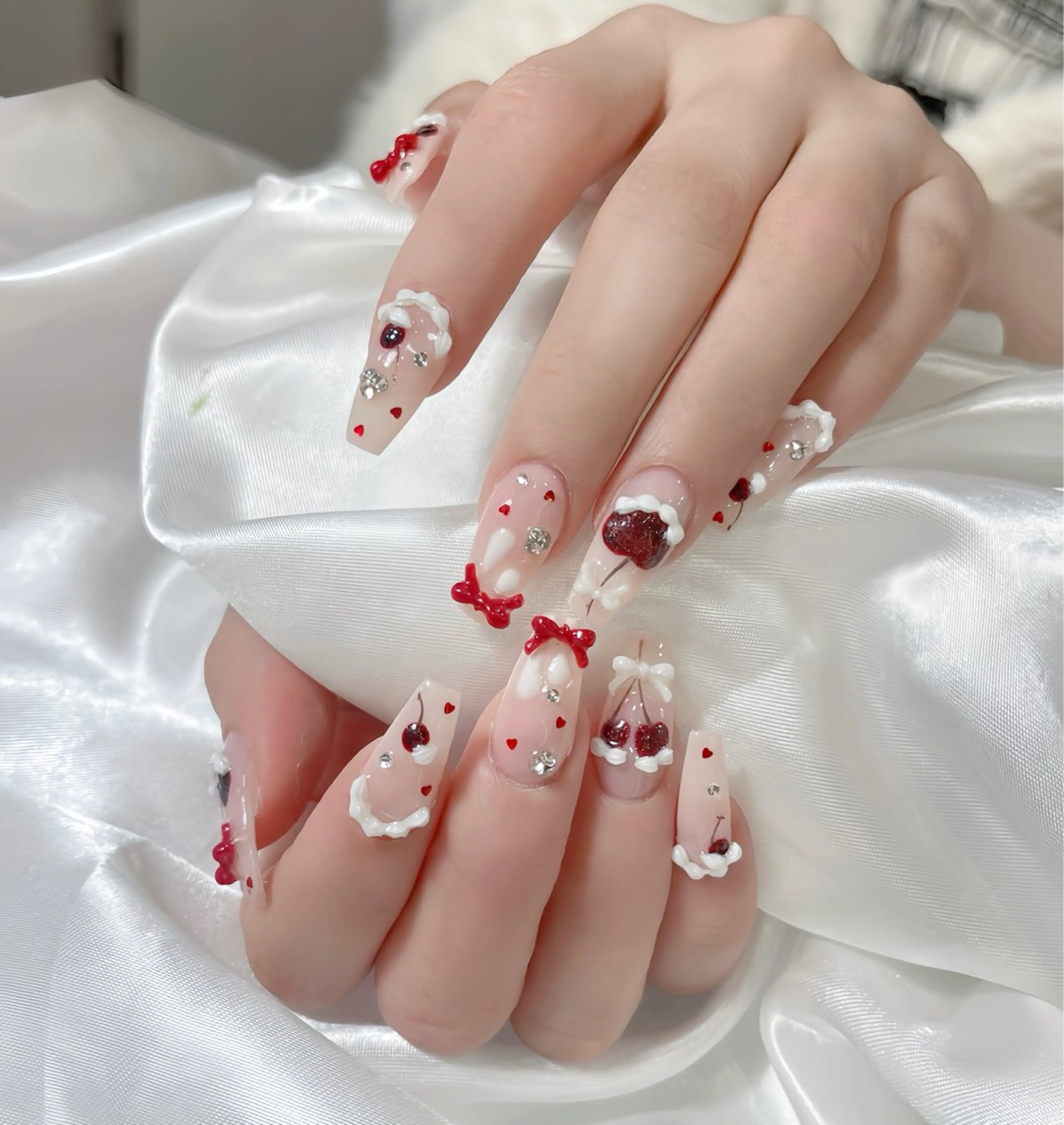 ネイル ハート キラキラネイル 韓国ネイル マグネットネイル 大理石ネイル(マーブル) ハンドネイル Rin Nail 新大久保店のネイルデザイン