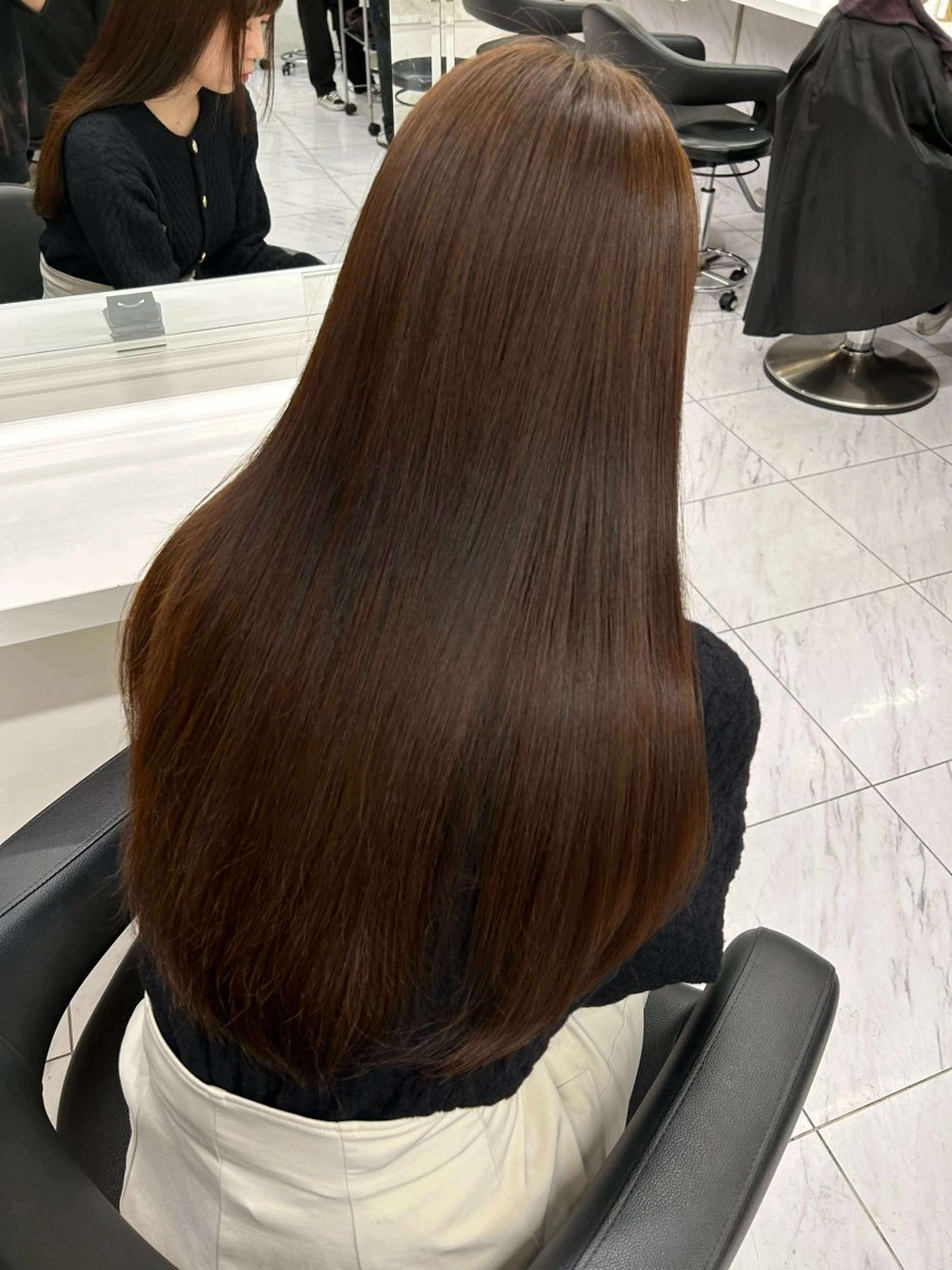 カラー ヘアカラー 透明感ベージュ🤎 ナチュラルレイヤーのヘアスタイル