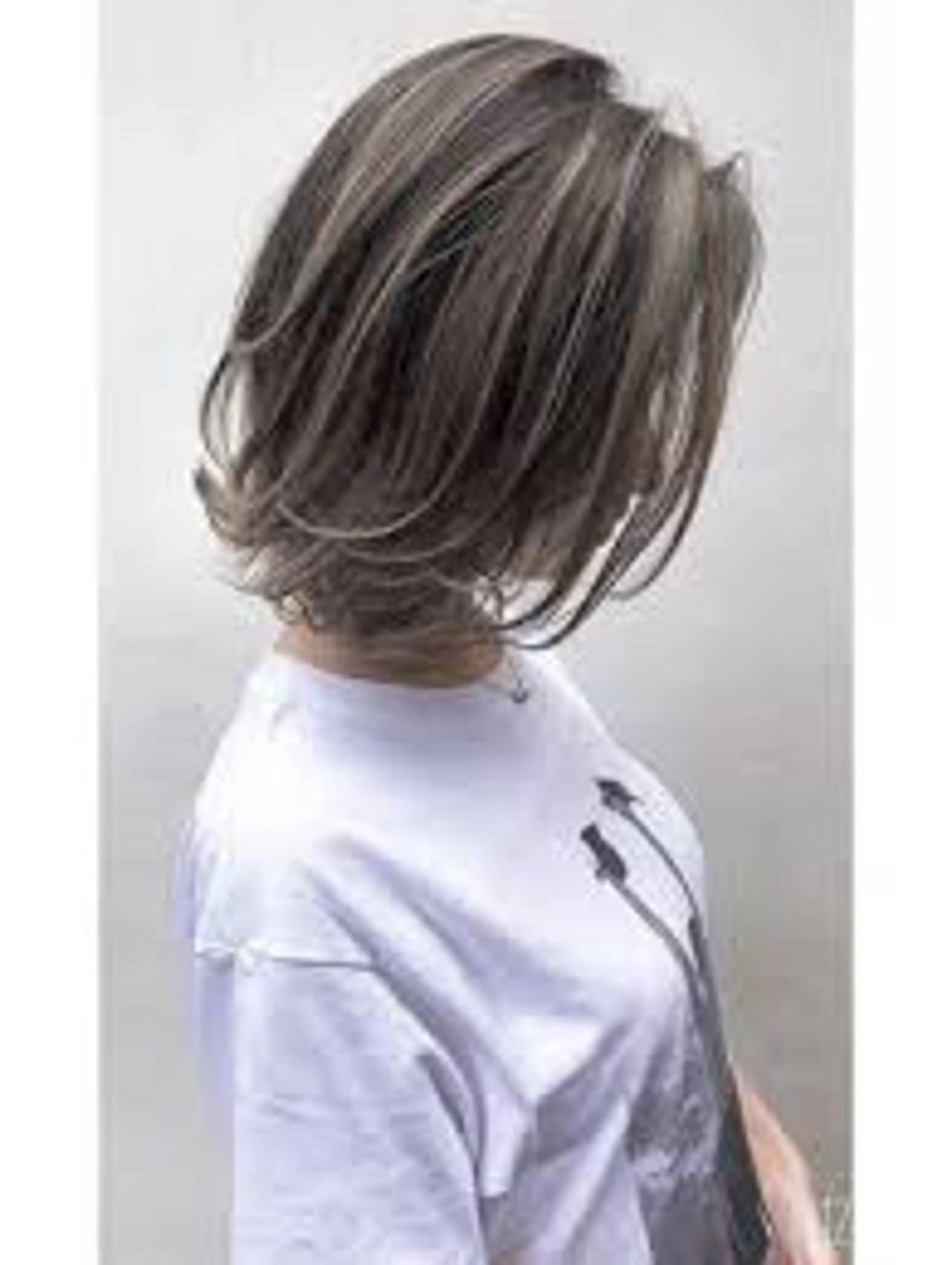 ミディアム ハイライト Li'a【リア】 Sanaのヘアスタイル