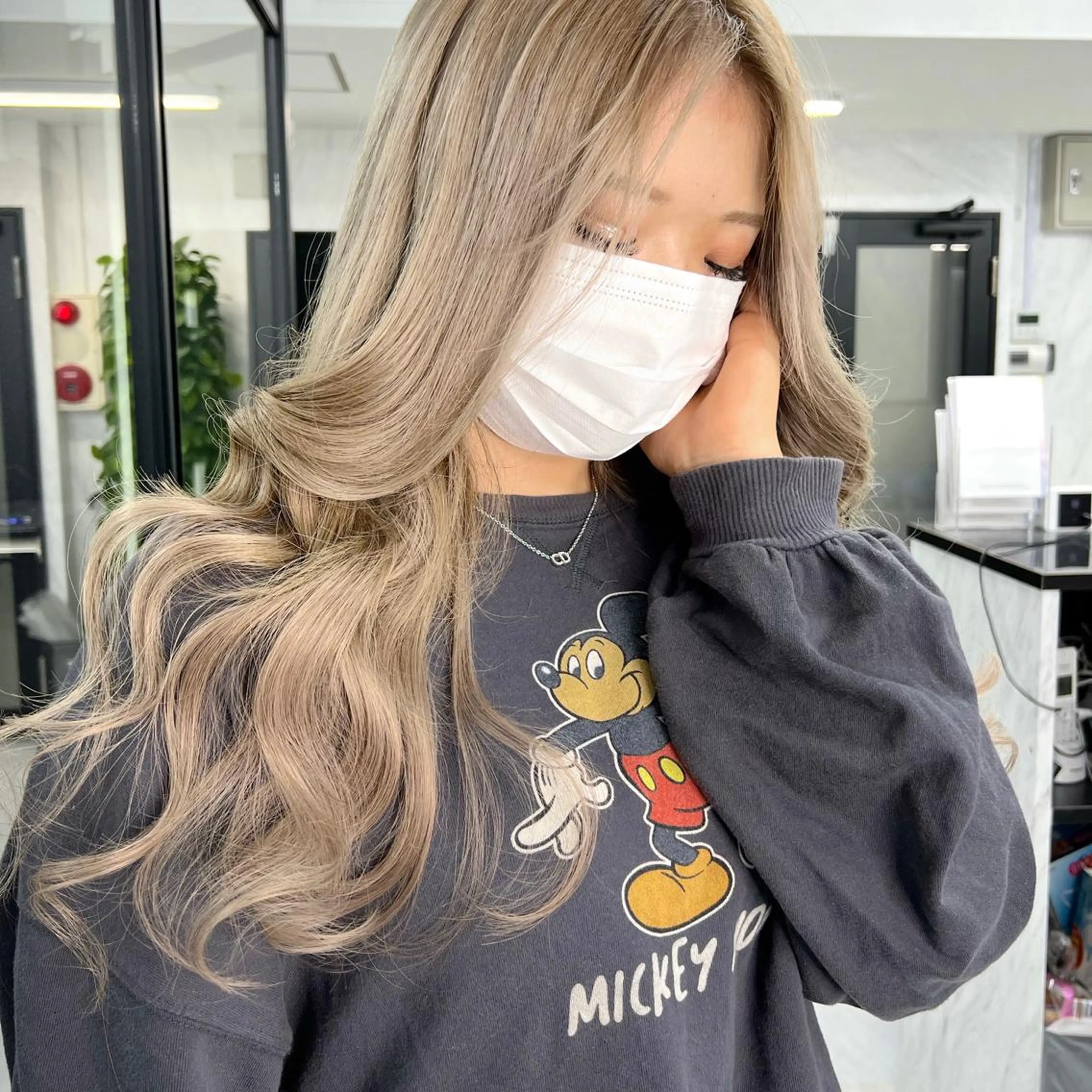 ロング カラー シールエクステ ハイトーンカラー エクステ シールエクステ特化 ハイトーン、NANAのヘアスタイル