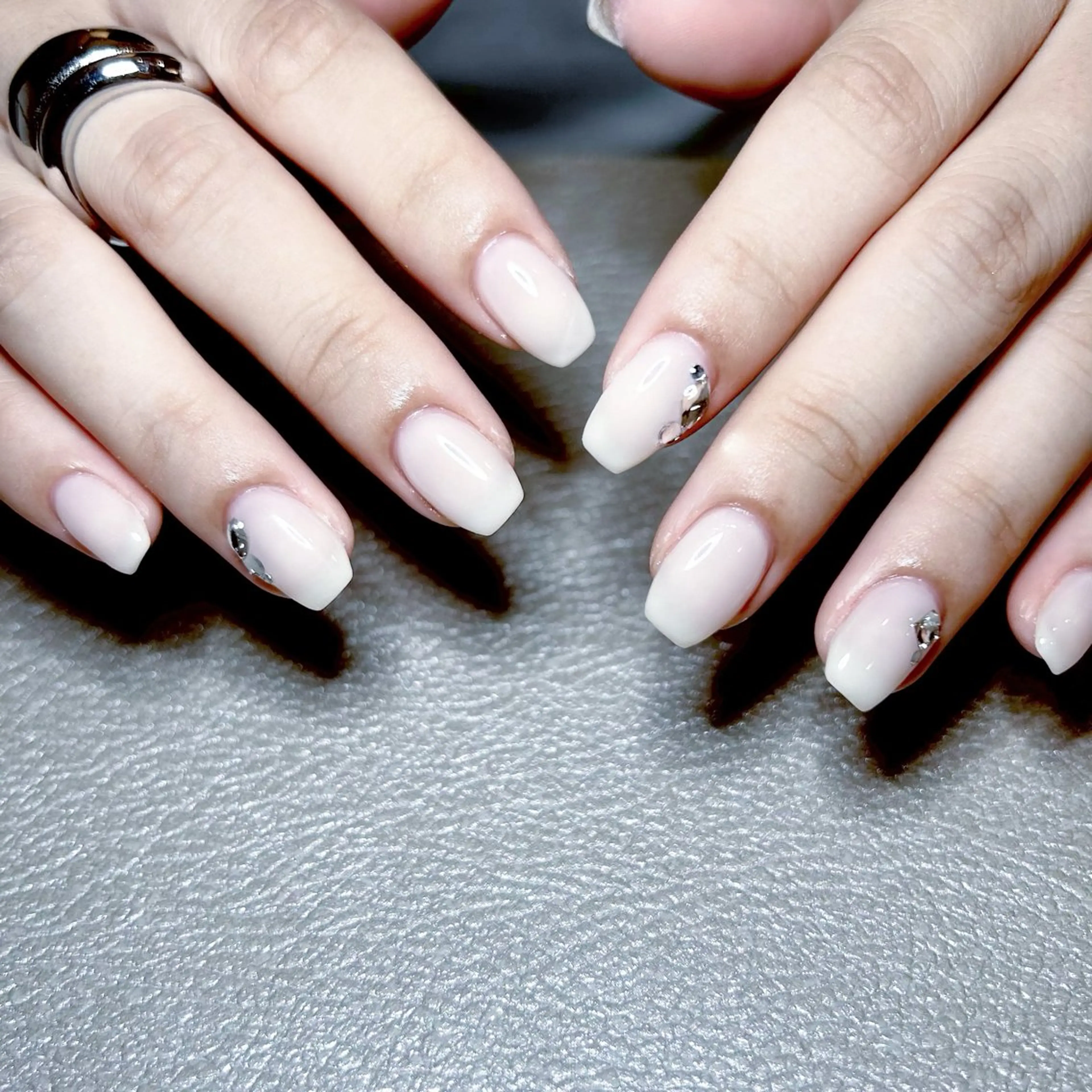 ネイル she nail studio所属・room410 Mei.Sのネイルデザイン