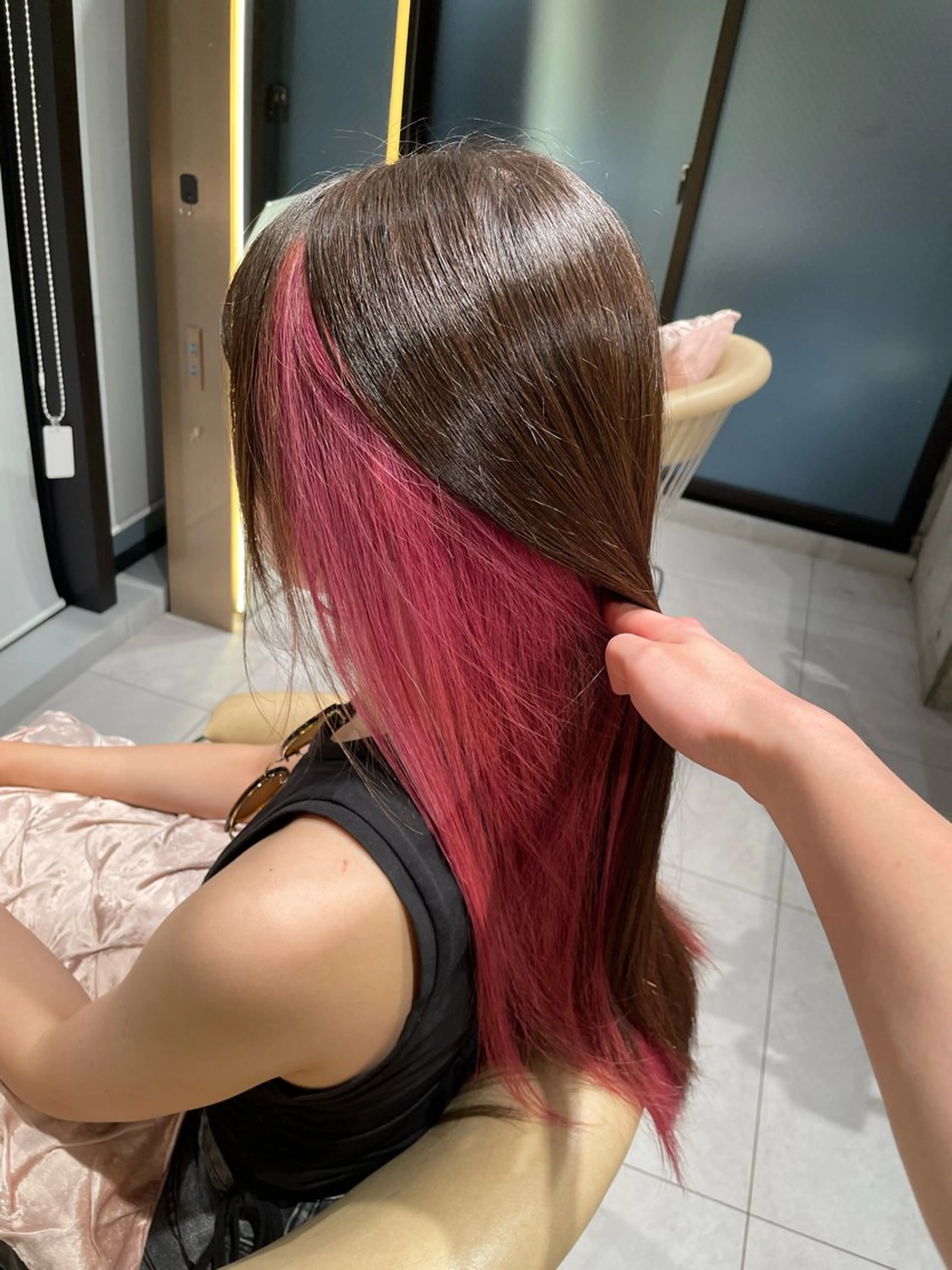 ロング カラー ヘアカラー shion 透明感カラーのヘアスタイル