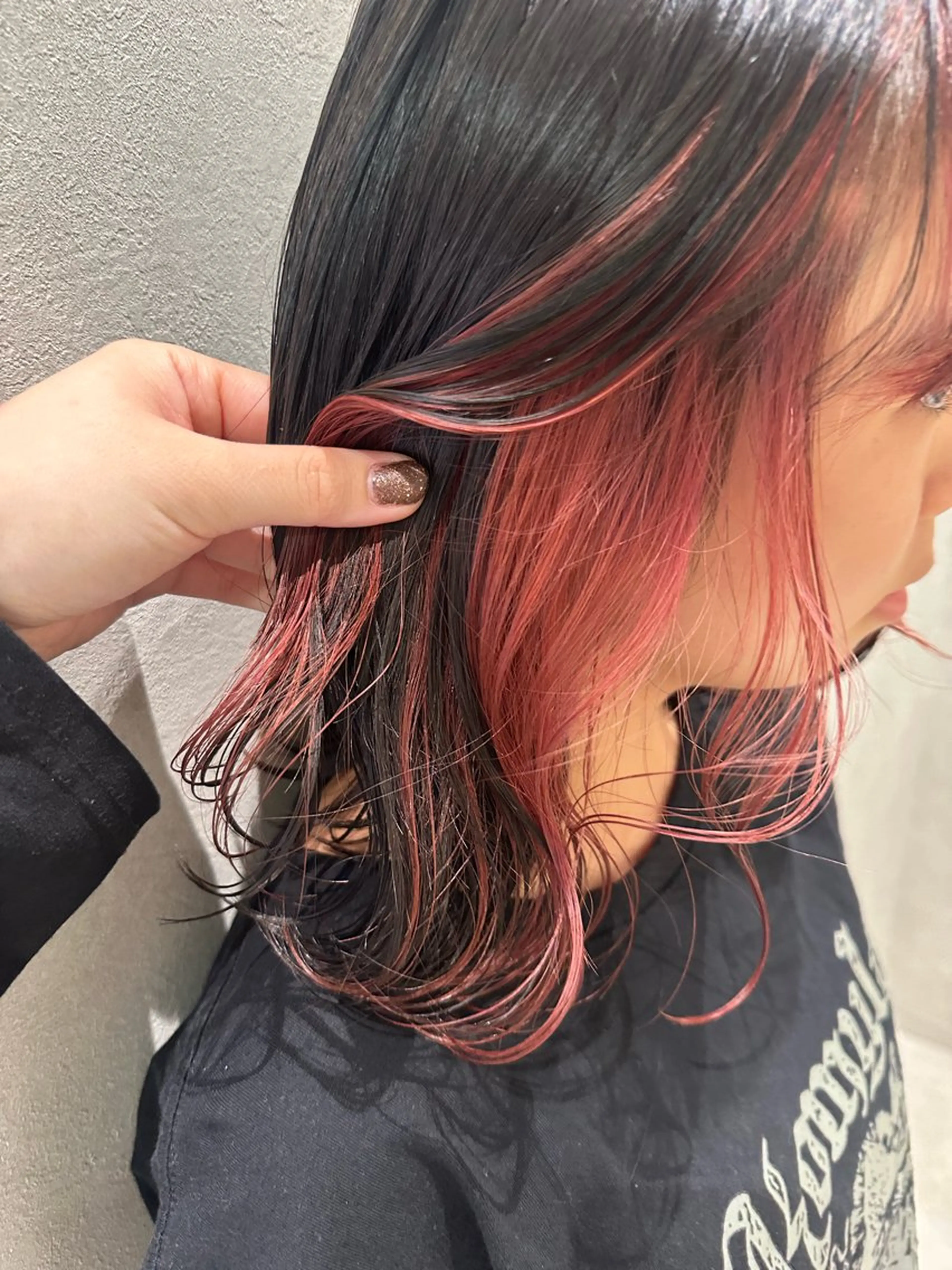 ミディアム ミストバング カット ヘアカラー 小寺 唯希のヘアスタイル