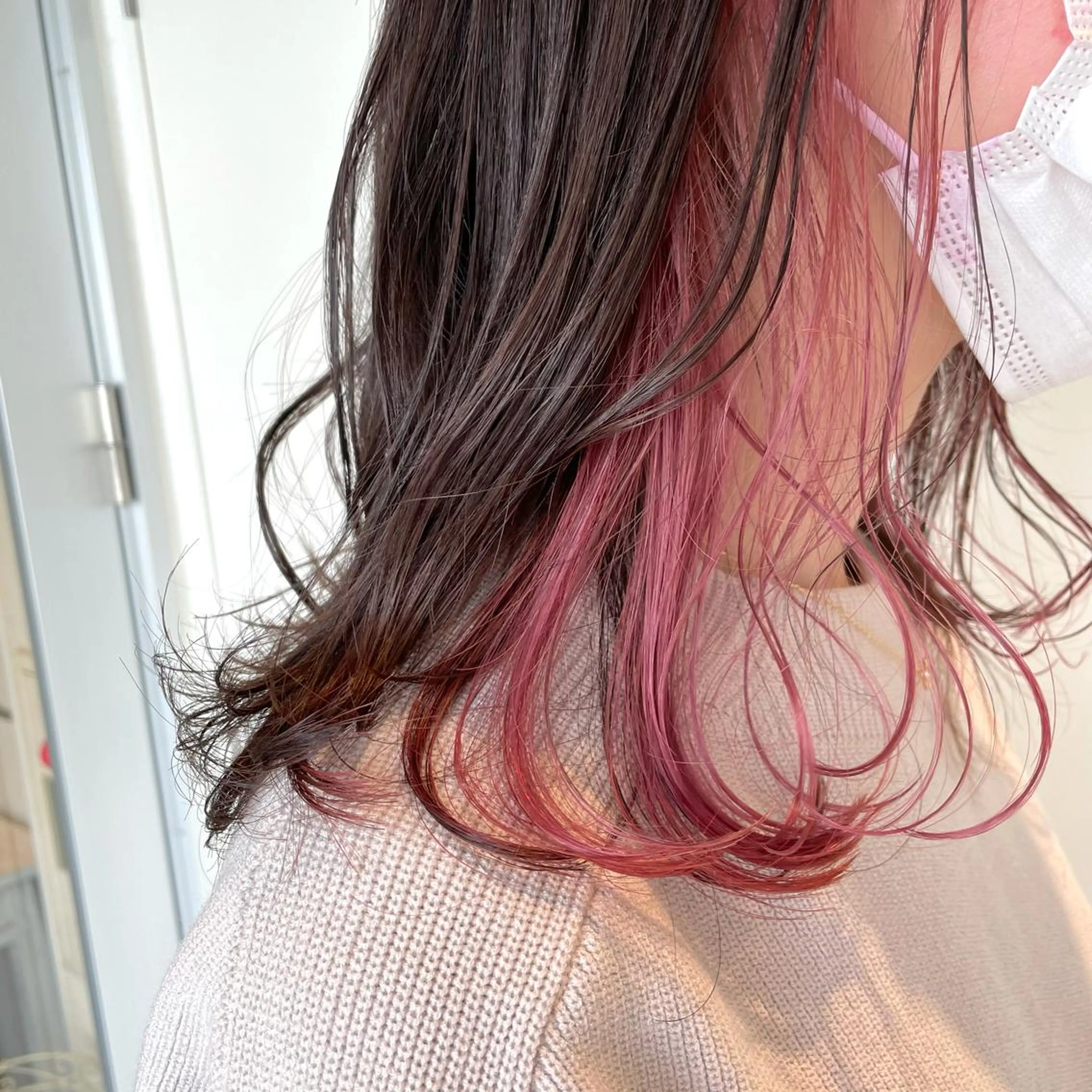 セミロング カラー インナーカラー ピンクカラー 透明感カラー/ 寺田千雅子のヘアスタイル