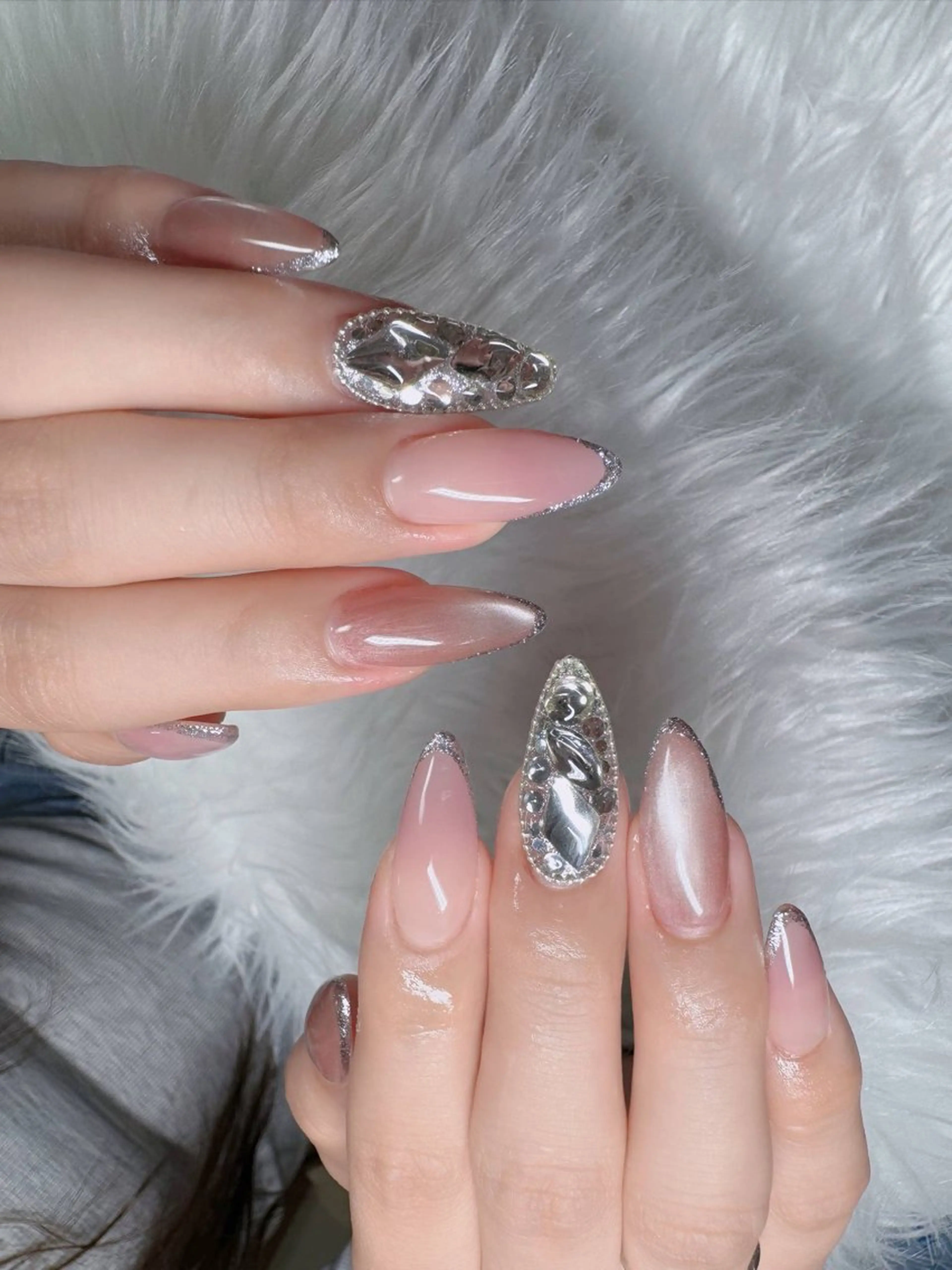 ネイル オーロラネイル フレンチネイル ジェルネイル ハロウィン キラキラネイル H.baby Nail Salonのネイルデザイン