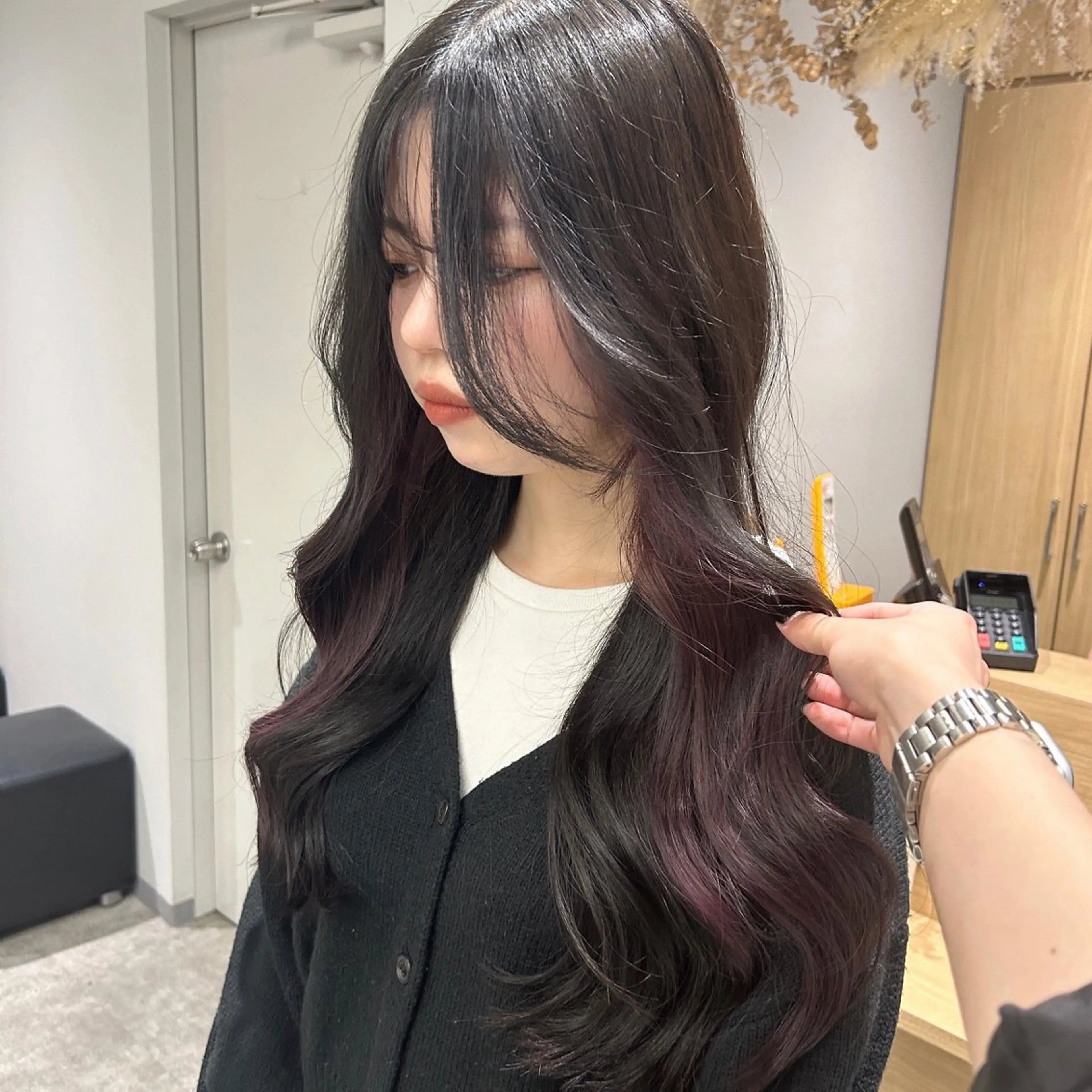 ロング カラー ブリーチ 透明感カラー イヤリングカラー ラベンダーカラー ラベンダーピンク 韓国ヘア×レイヤー カット/上田丈也のヘアスタイル