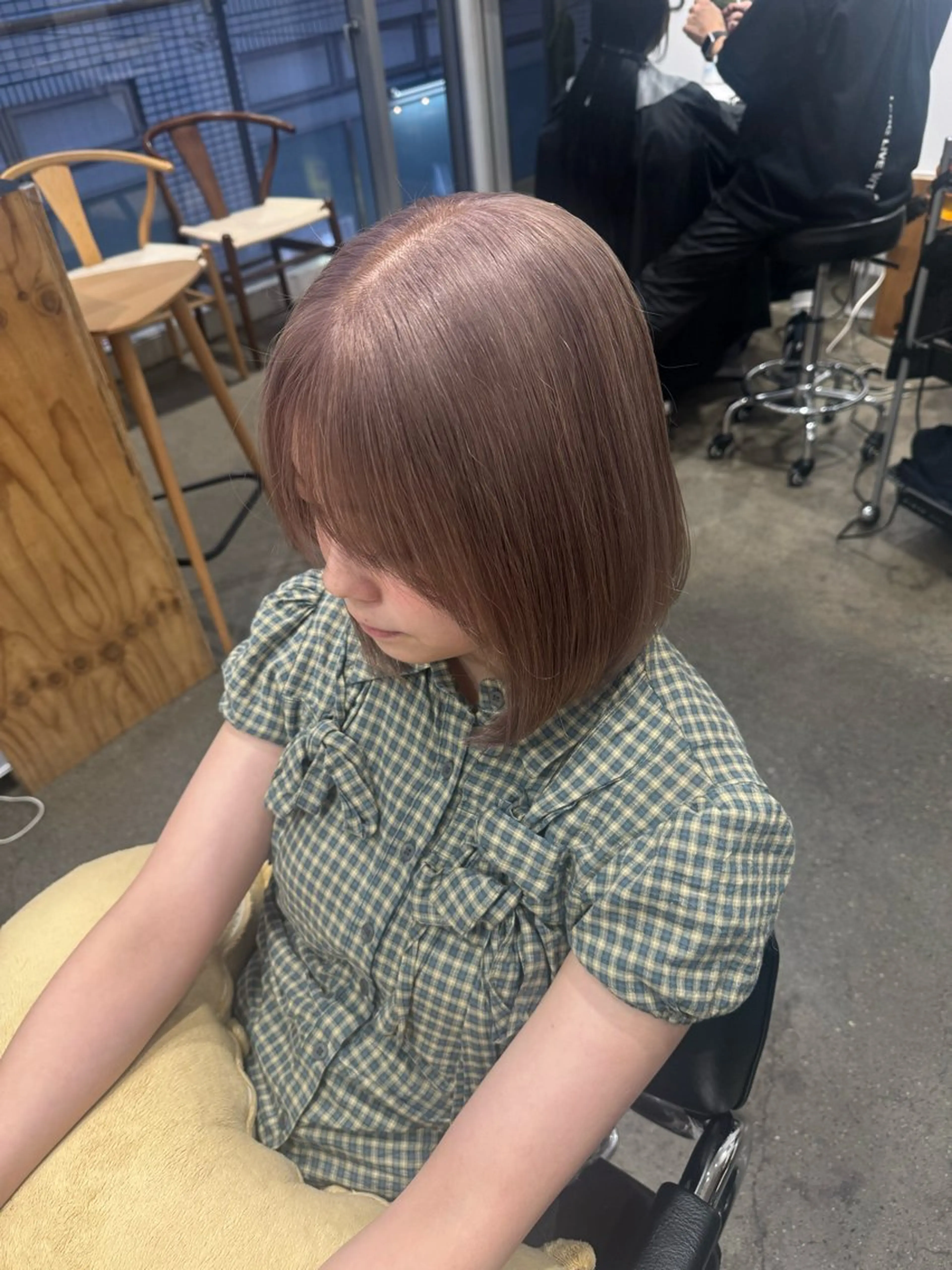 ショート カラー ブリーチ ピンクカラー 新宿 似合わせカラー HINAのヘアスタイル