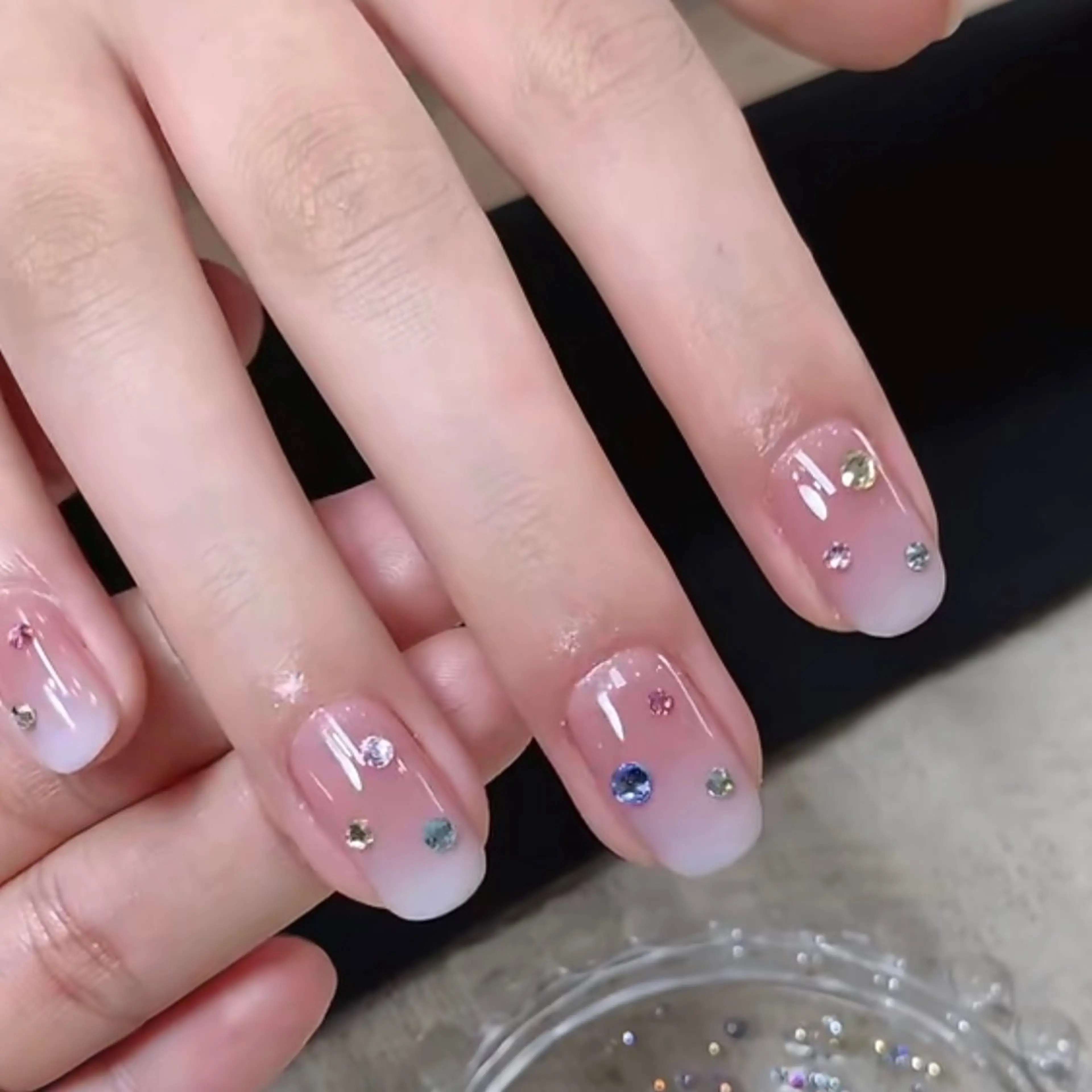 ネイル フレンチネイル ガーリー ガラスフレンチ 韓国ネイル ロングネイル ハンドネイル Venus nail チップ長さだし専門店のネイルデザイン