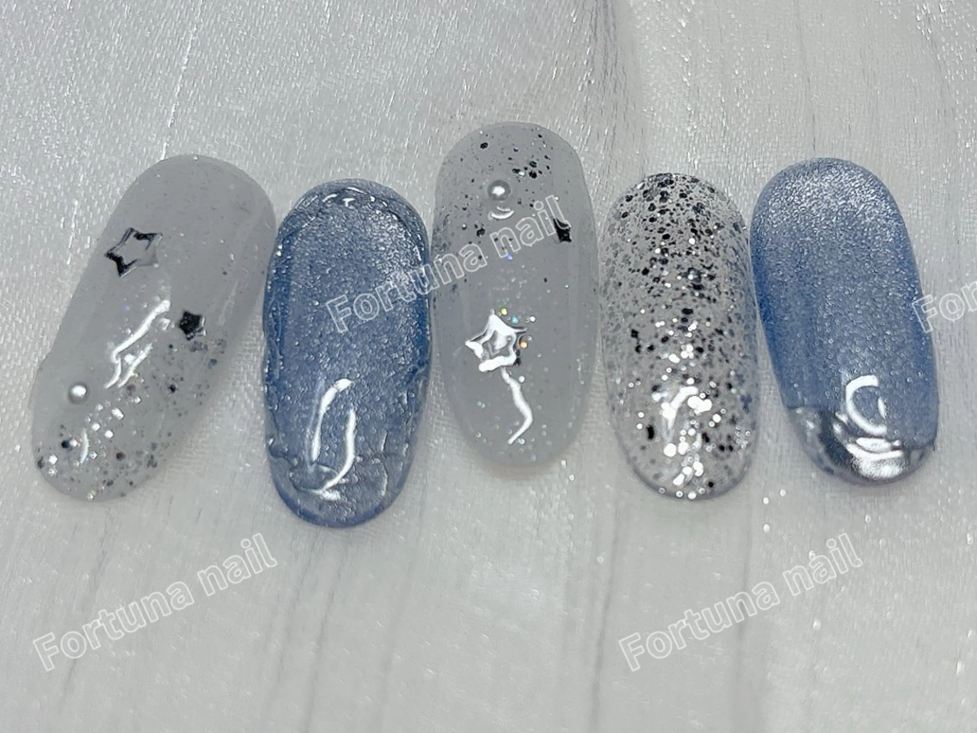 ネイル 冬ネイル クリスマス ハンドネイル Nail •Head スパFortunaのネイルデザイン