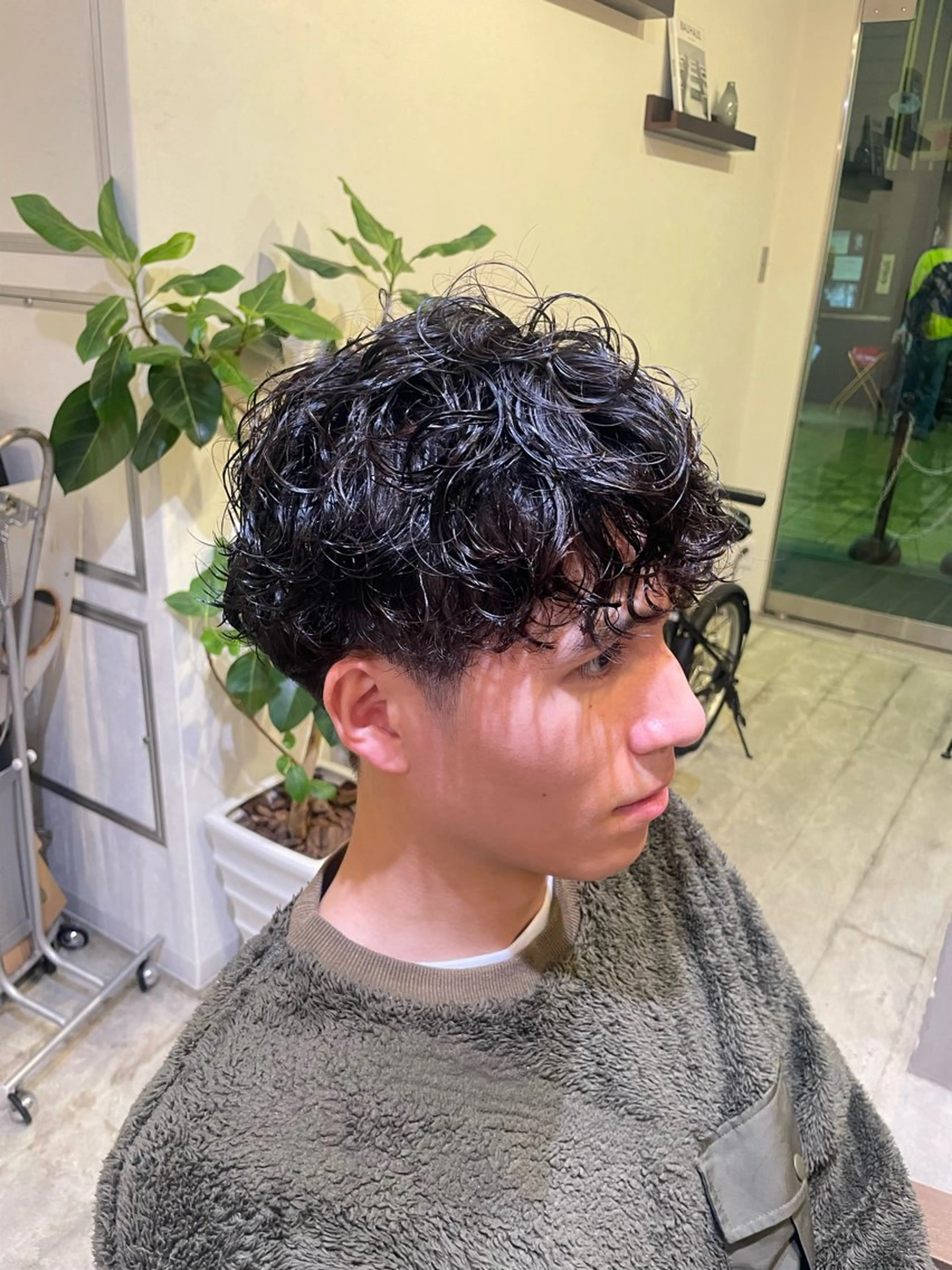 ショート パーマ メンズ メンズパーマ スパイラルパーマ 河田 緋菜乃のヘアスタイル